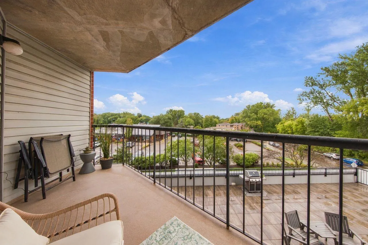 Photo 11 of 6500 Woodlake Drive Unit 210