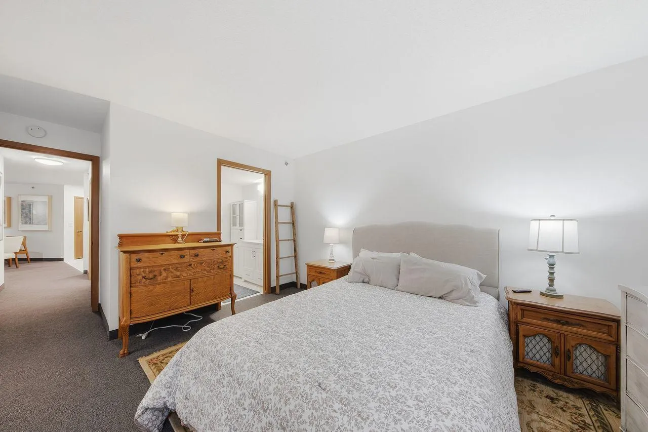 Photo 17 of 6500 Woodlake Drive Unit 210