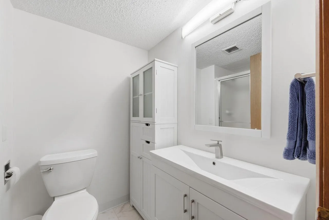 Photo 18 of 6500 Woodlake Drive Unit 210