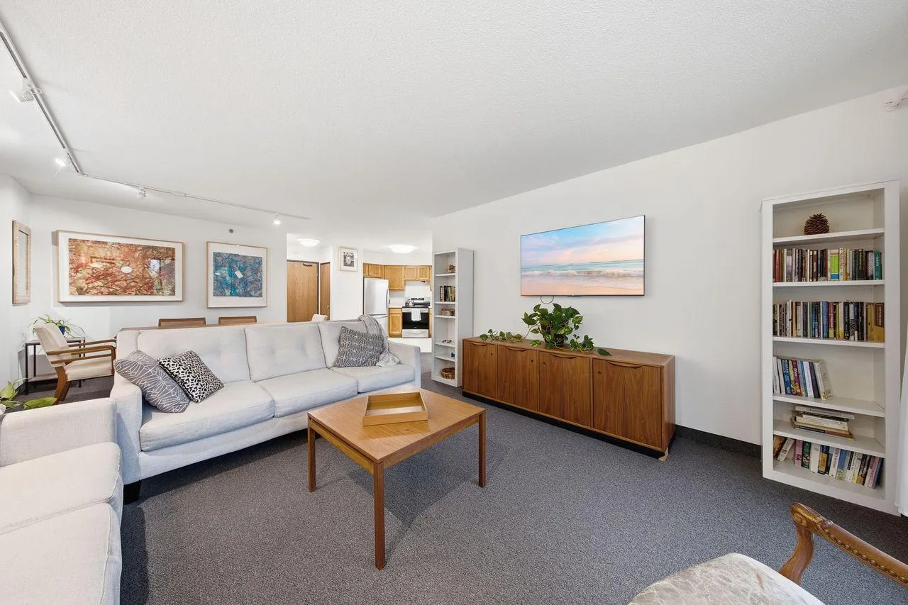 Photo 9 of 6500 Woodlake Drive Unit 210