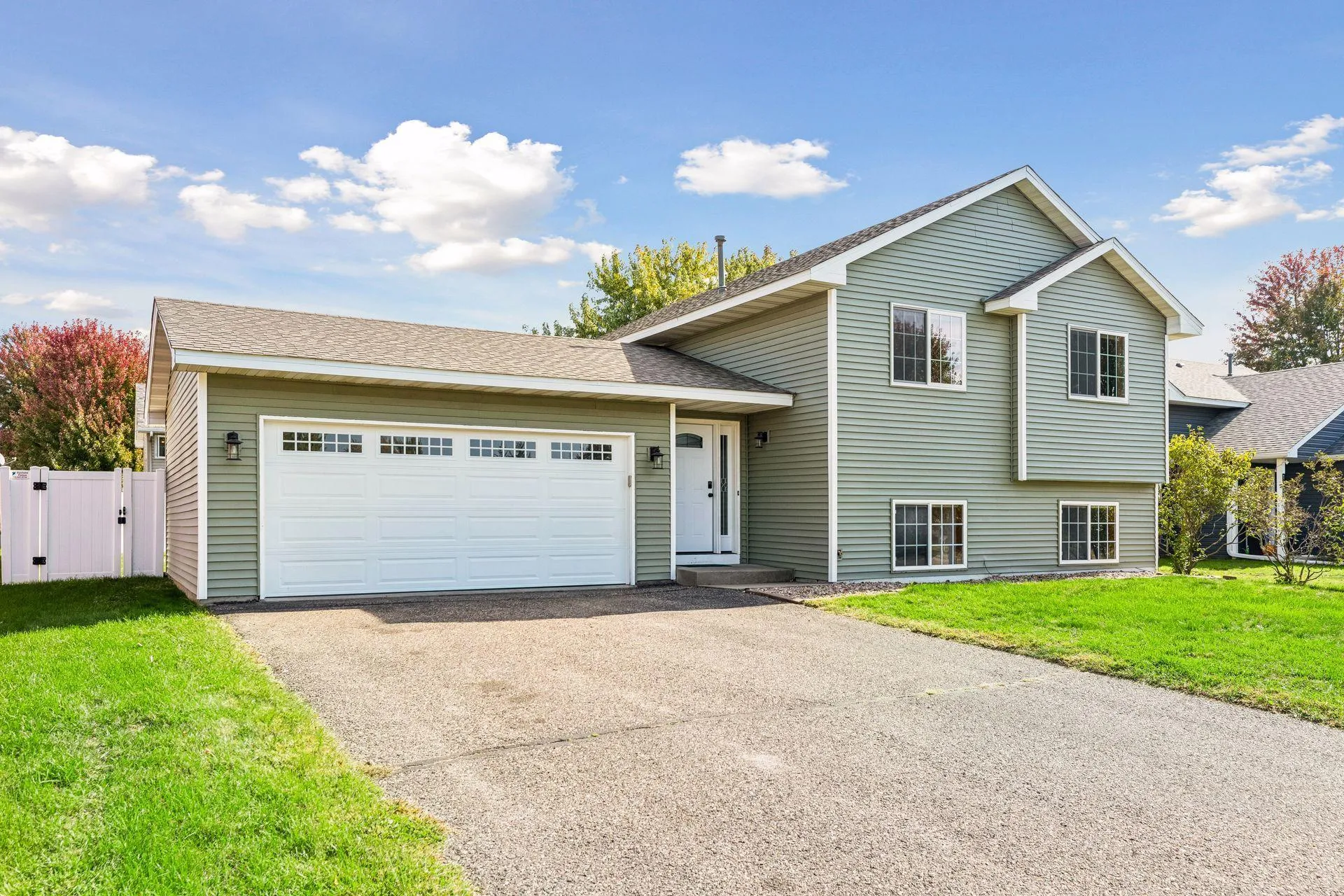 Photo 3 of 1816 Lupine Drive