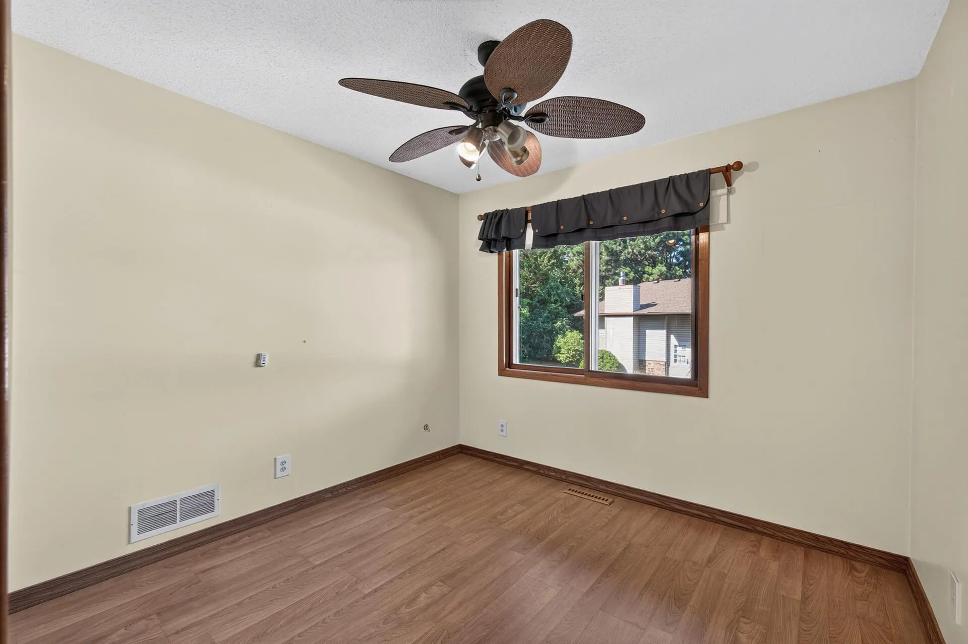 Photo 13 of 4513 Churchill Street