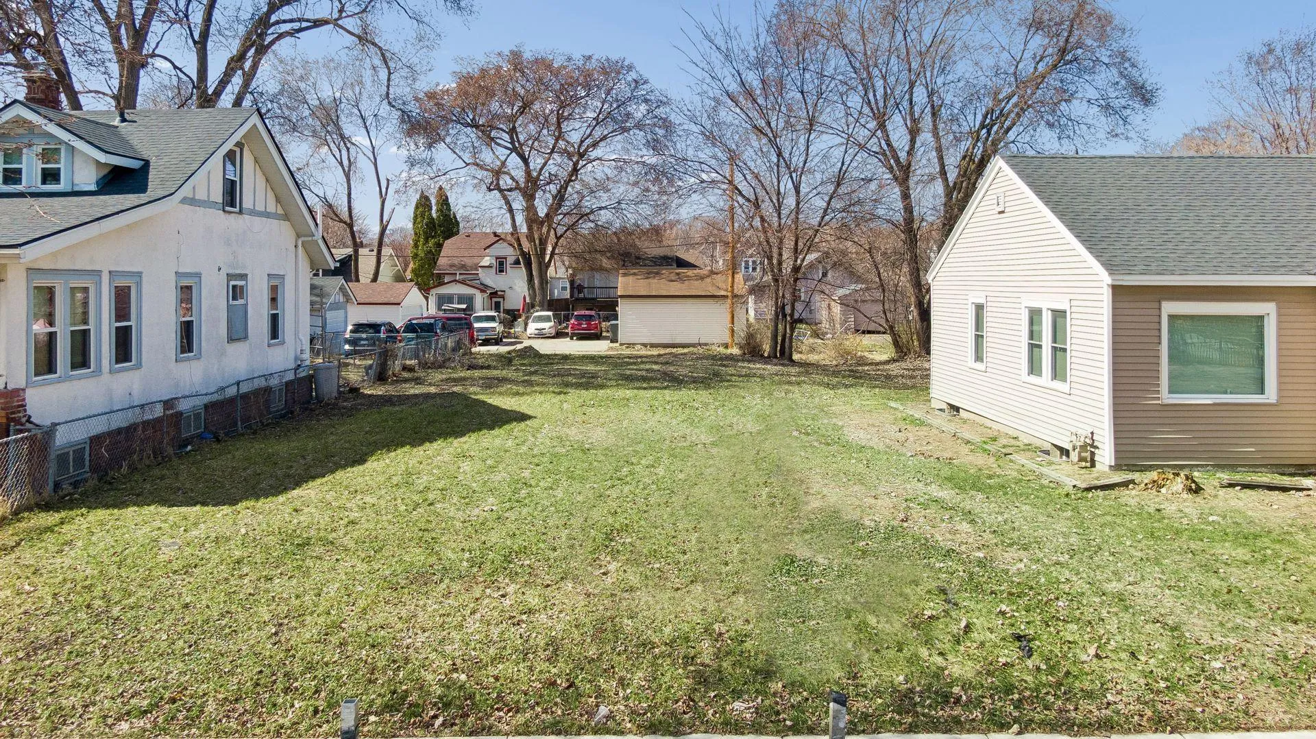 Photo 2 of 1815 Queen N Avenue