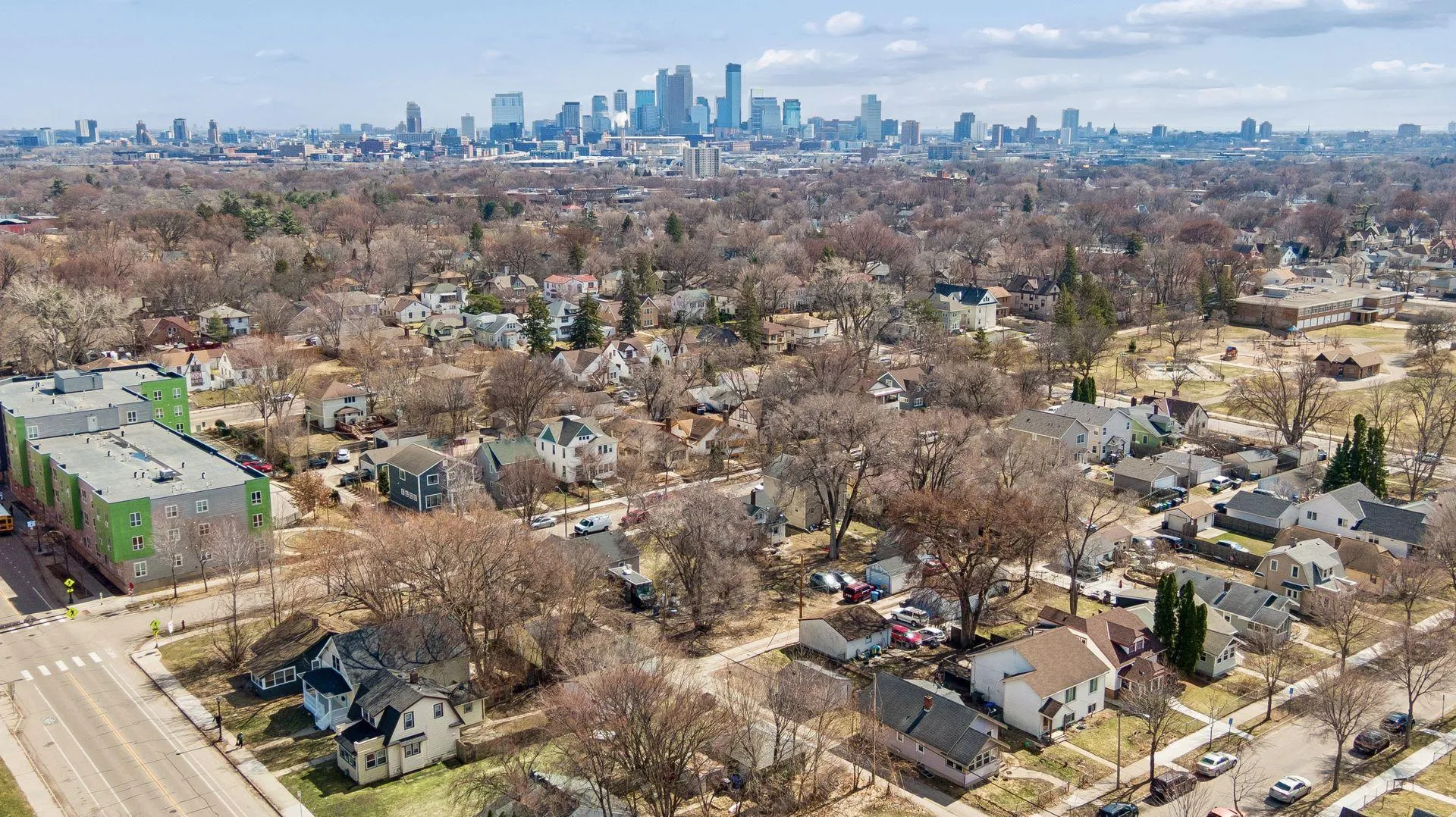 Photo 6 of 1815 Queen N Avenue