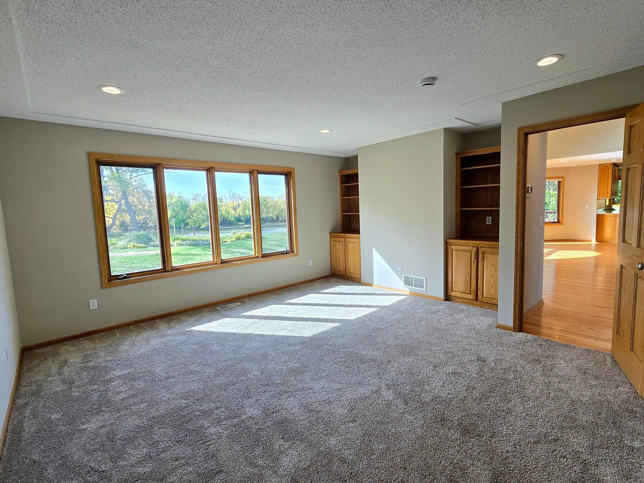 Photo 16 of 6438 Riverdale Nw Drive