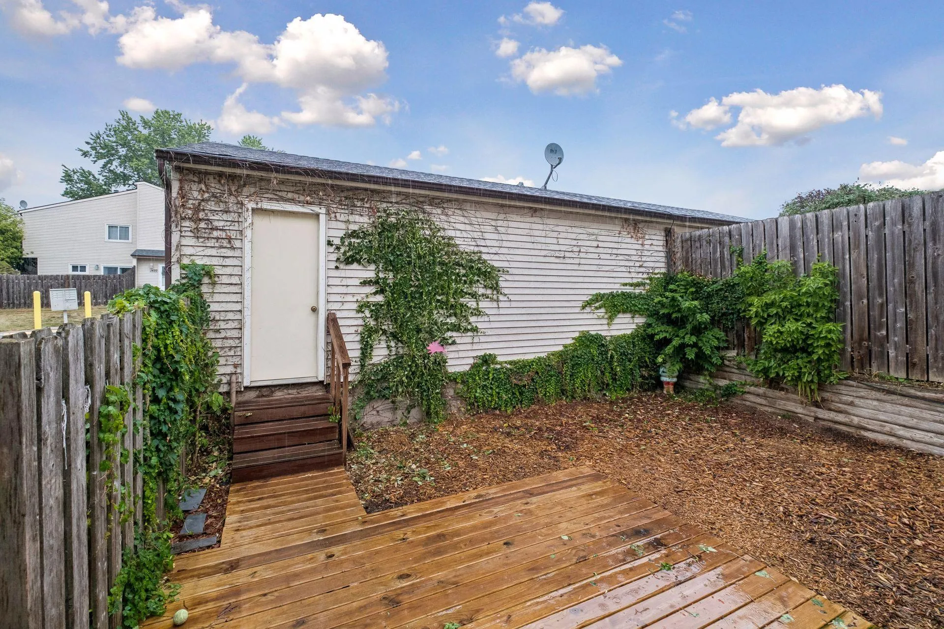 Photo 6 of 1498 Woodview W Avenue