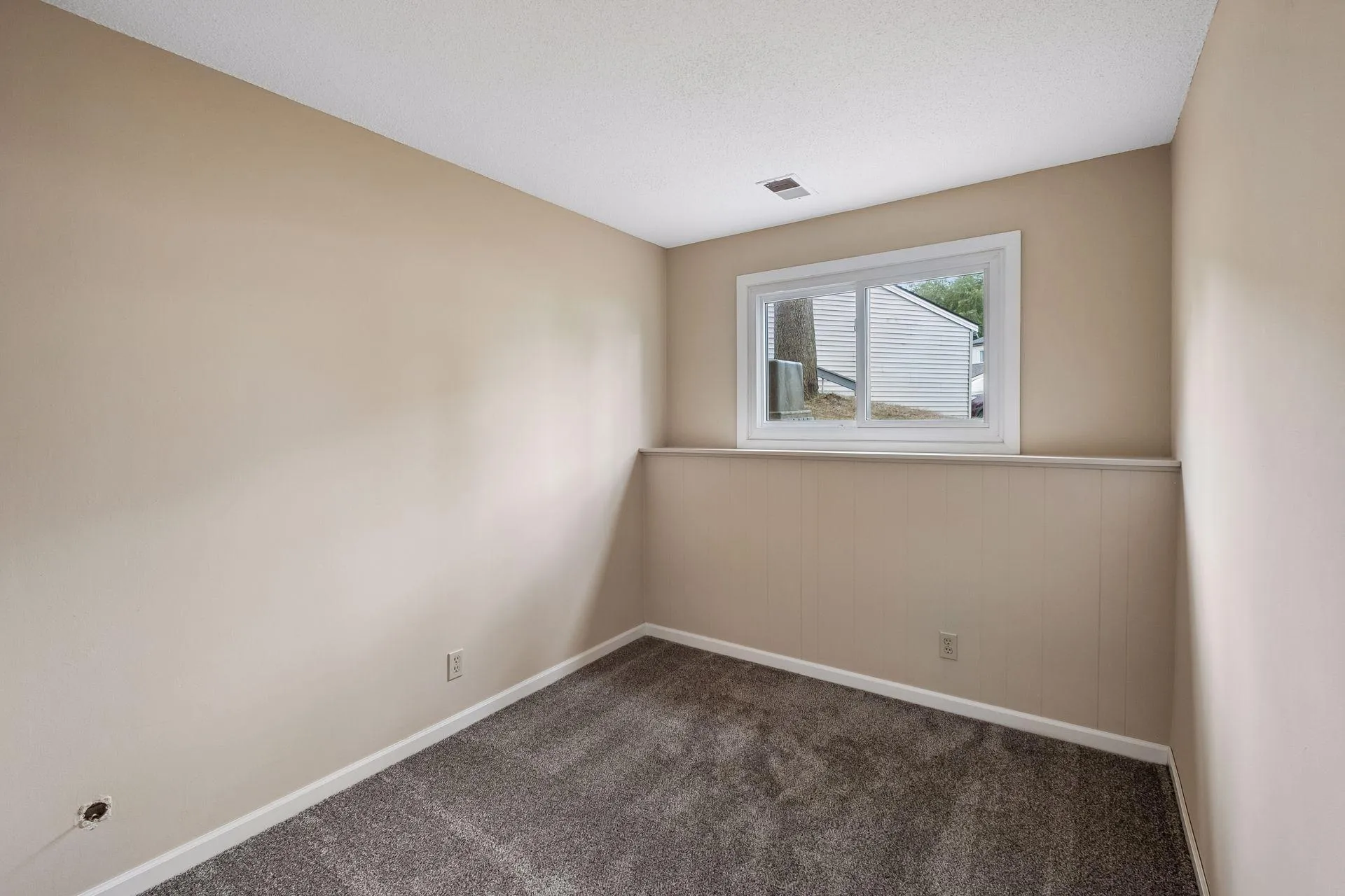Photo 44 of 1498 Woodview W Avenue
