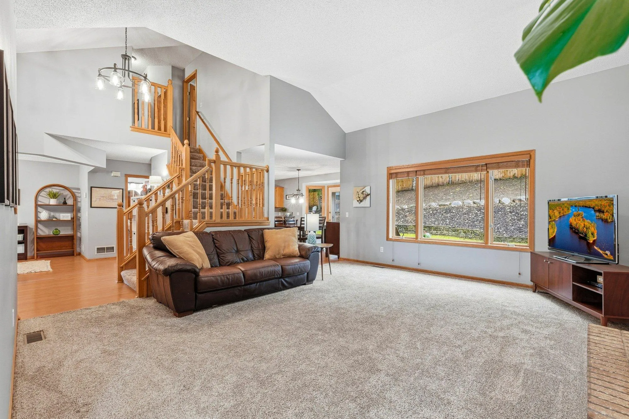 Photo 9 of 524 Eastwood Court