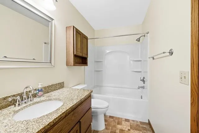 Photo 12 of 1325 4th W Street