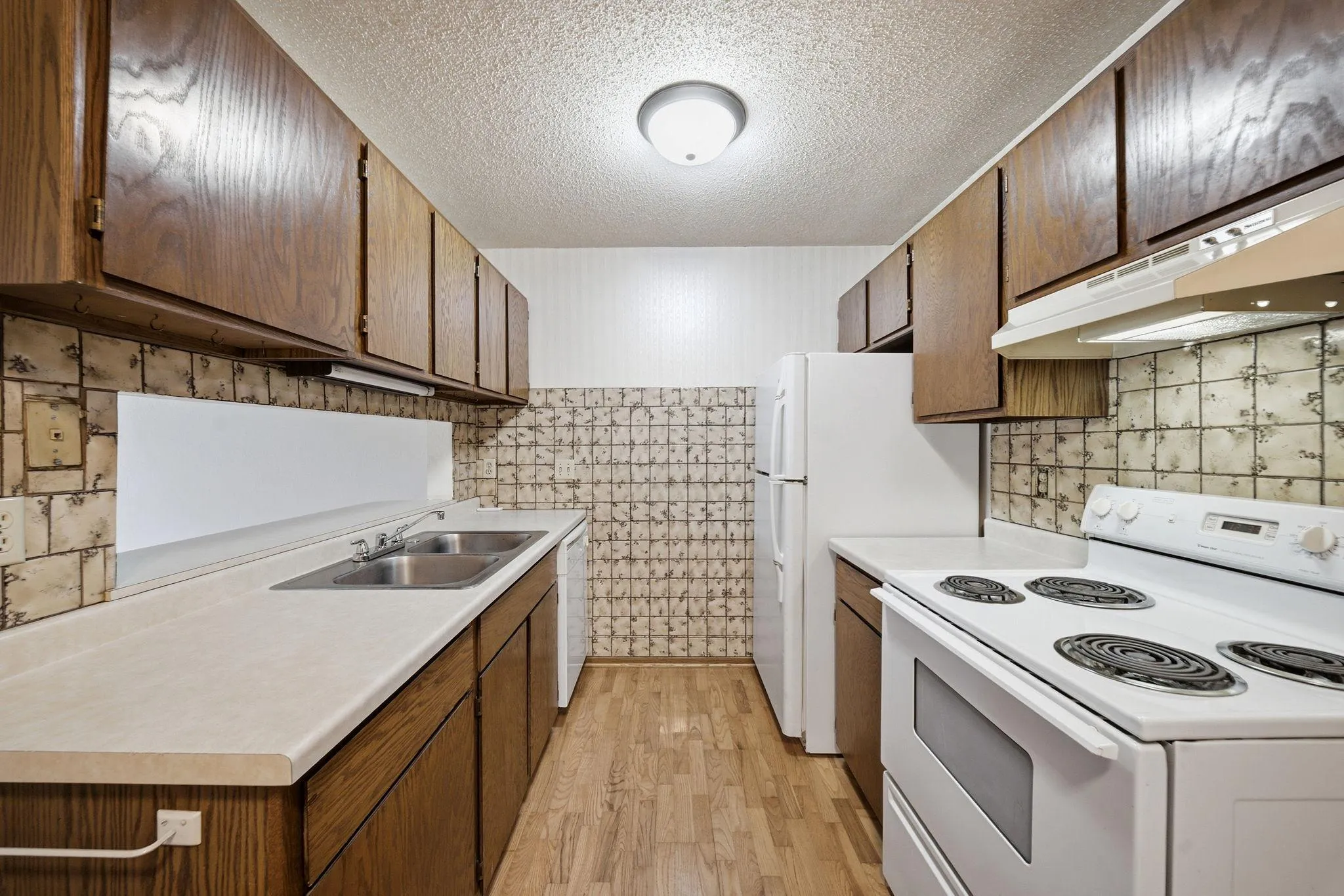 Photo 5 of 14182 Pennock Avenue Unit 309