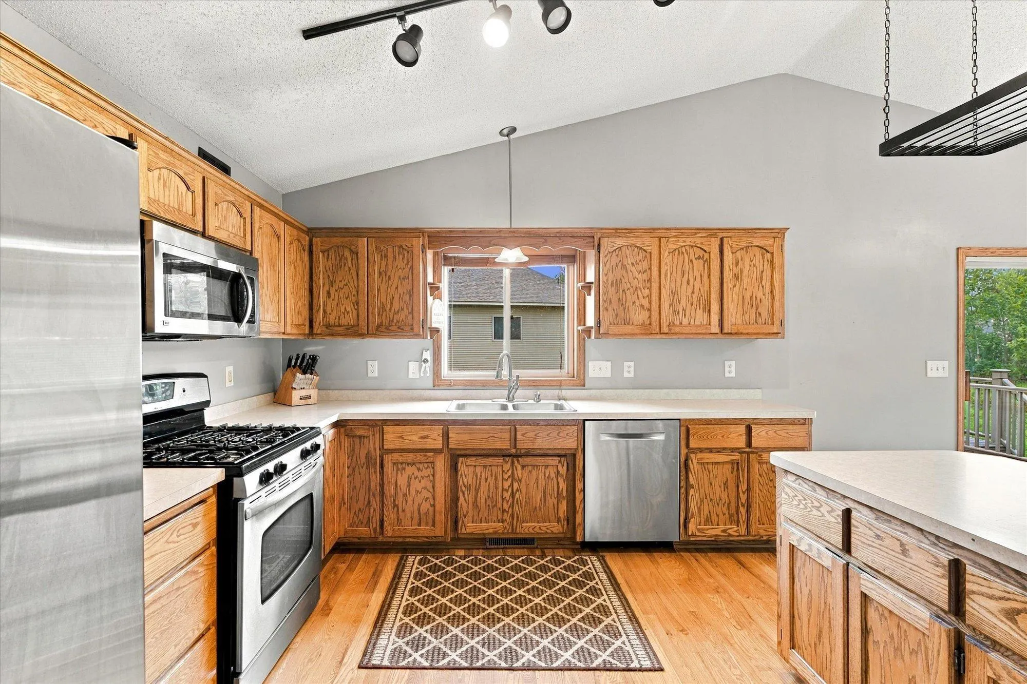Photo 6 of 15740 Yellow Pine Nw Street