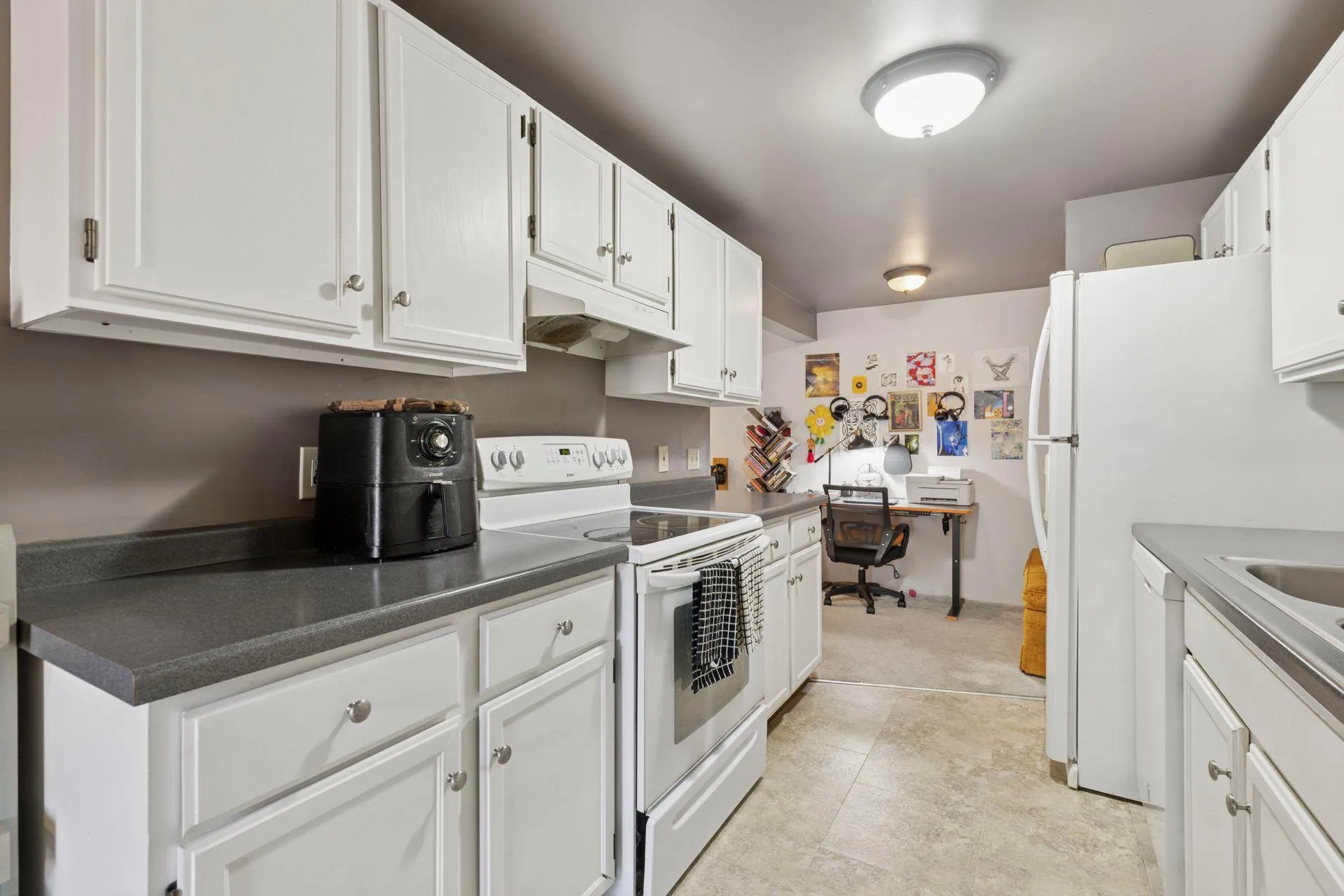 Photo 3 of 1807 Elliot Avenue Unit 4
