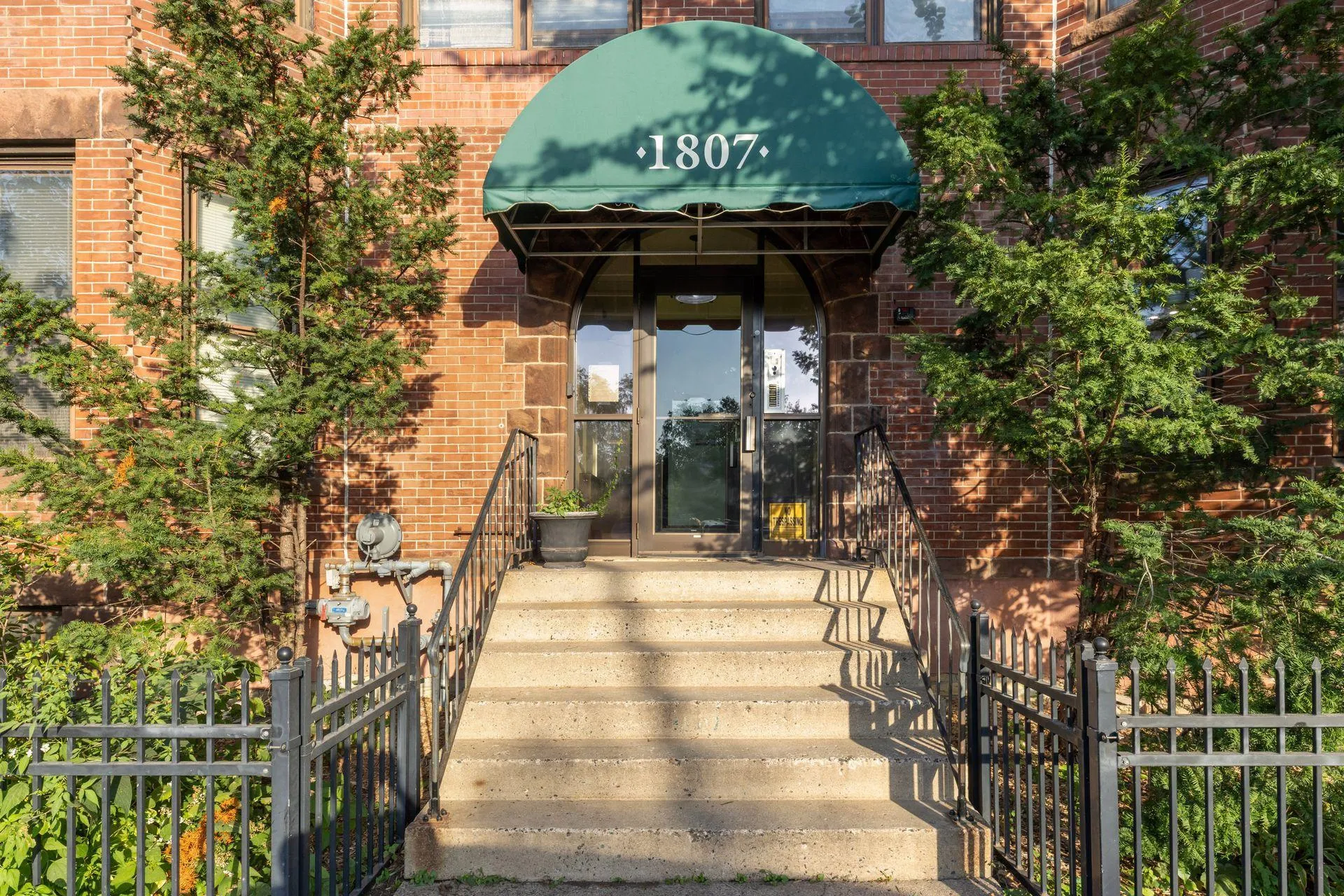 Photo 4 of 1807 Elliot Avenue Unit 4