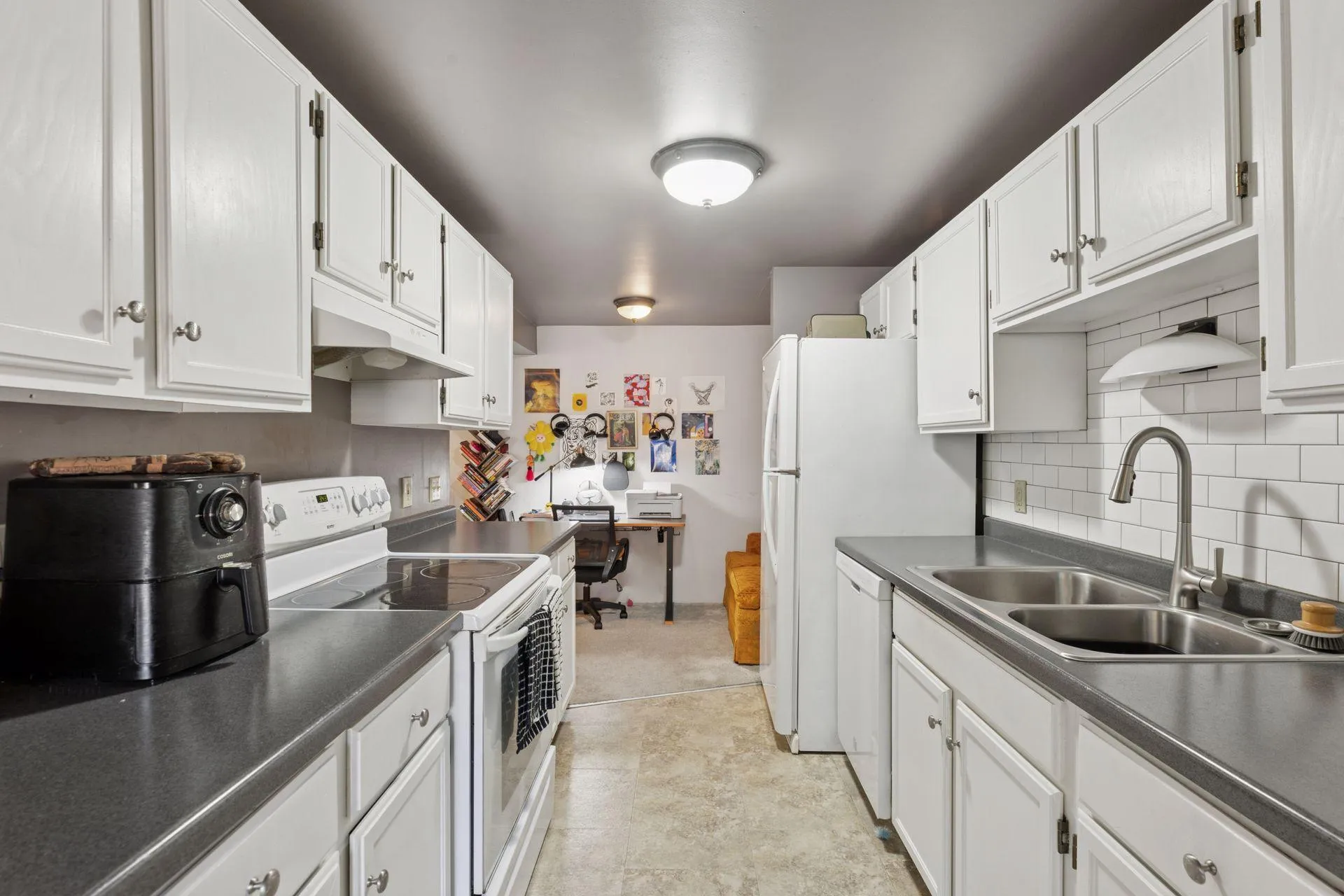 Photo 12 of 1807 Elliot Avenue Unit 4