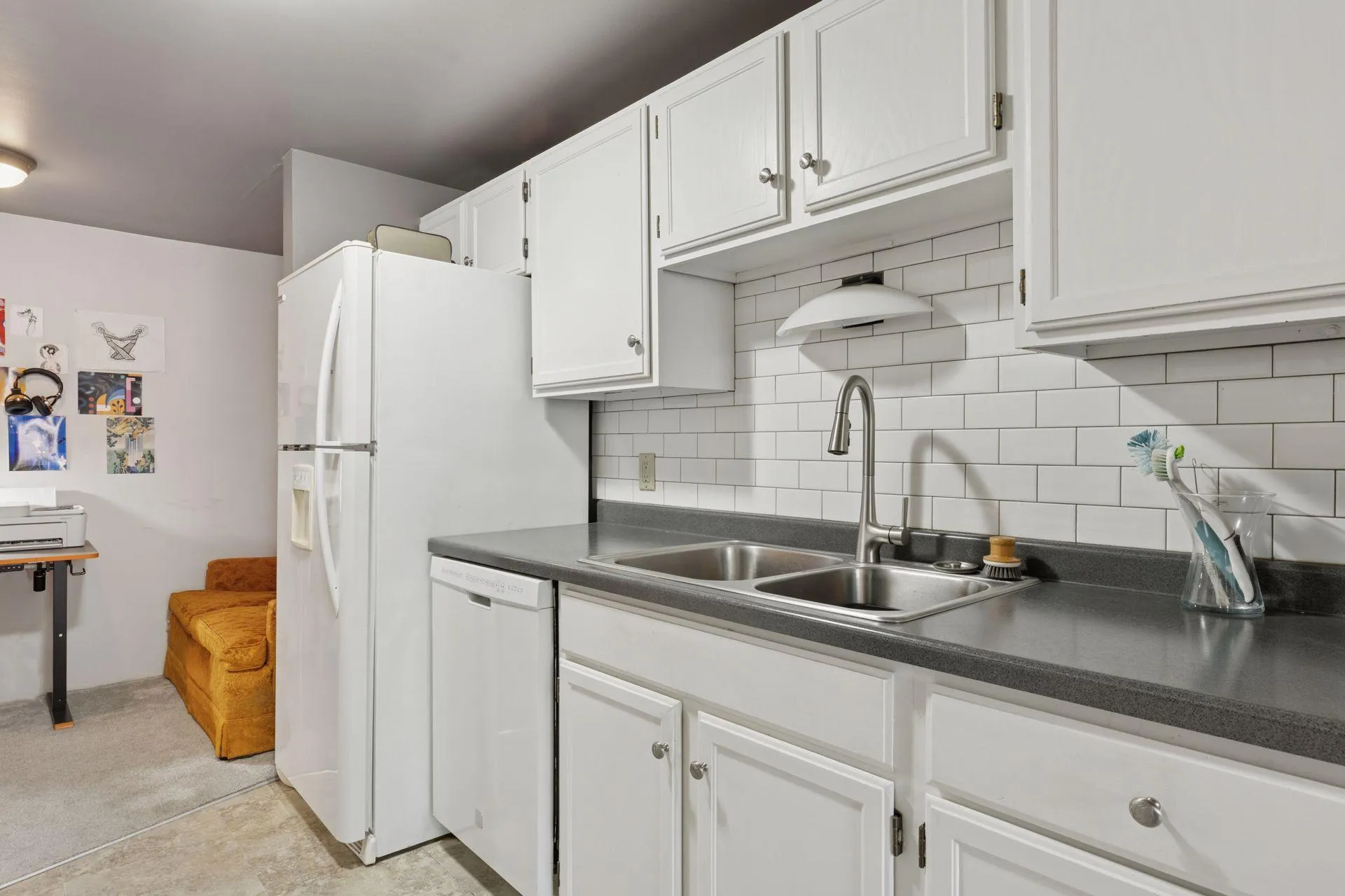 Photo 13 of 1807 Elliot Avenue Unit 4