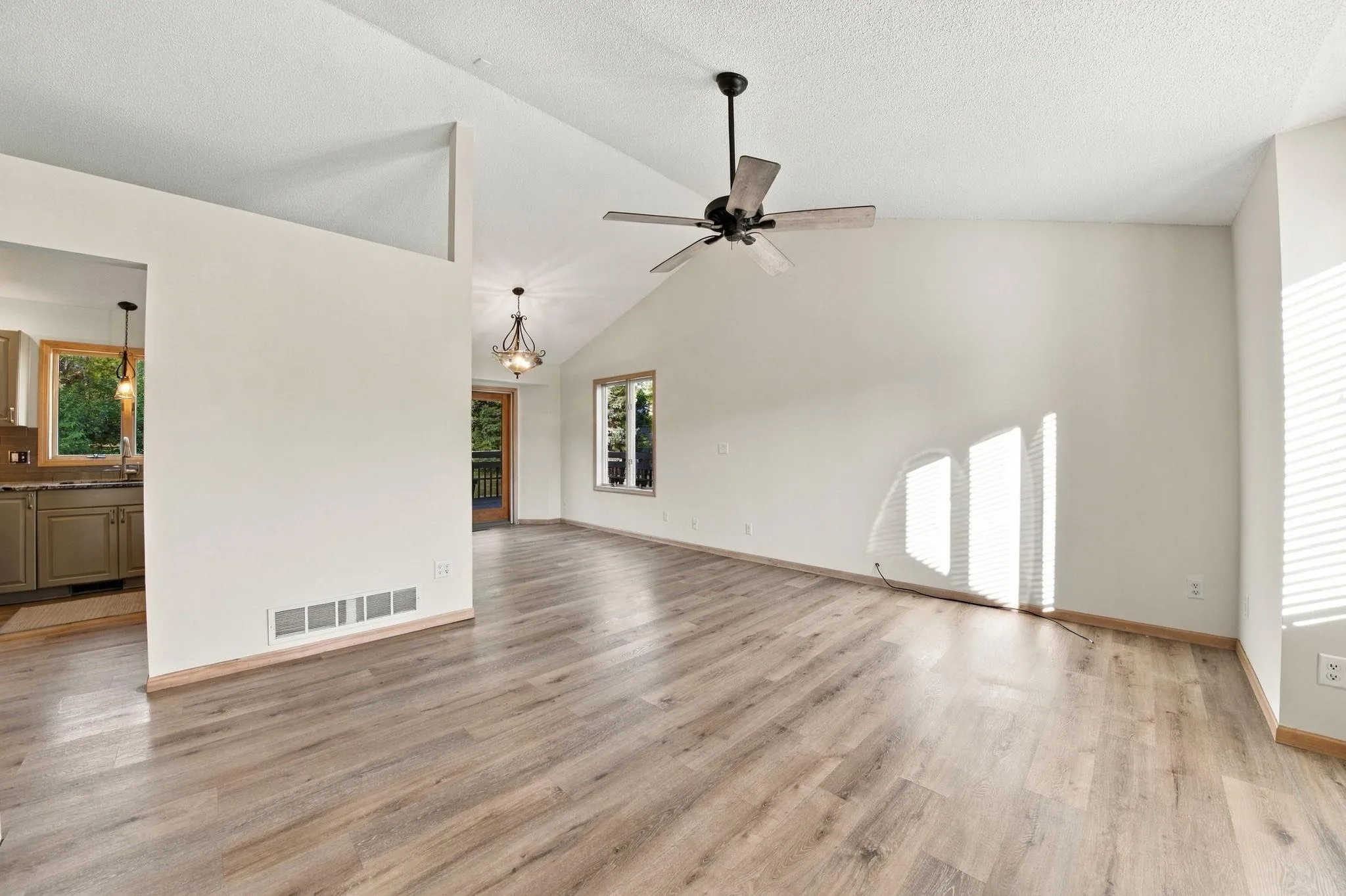Photo 12 of 2330 Oak Glen Court
