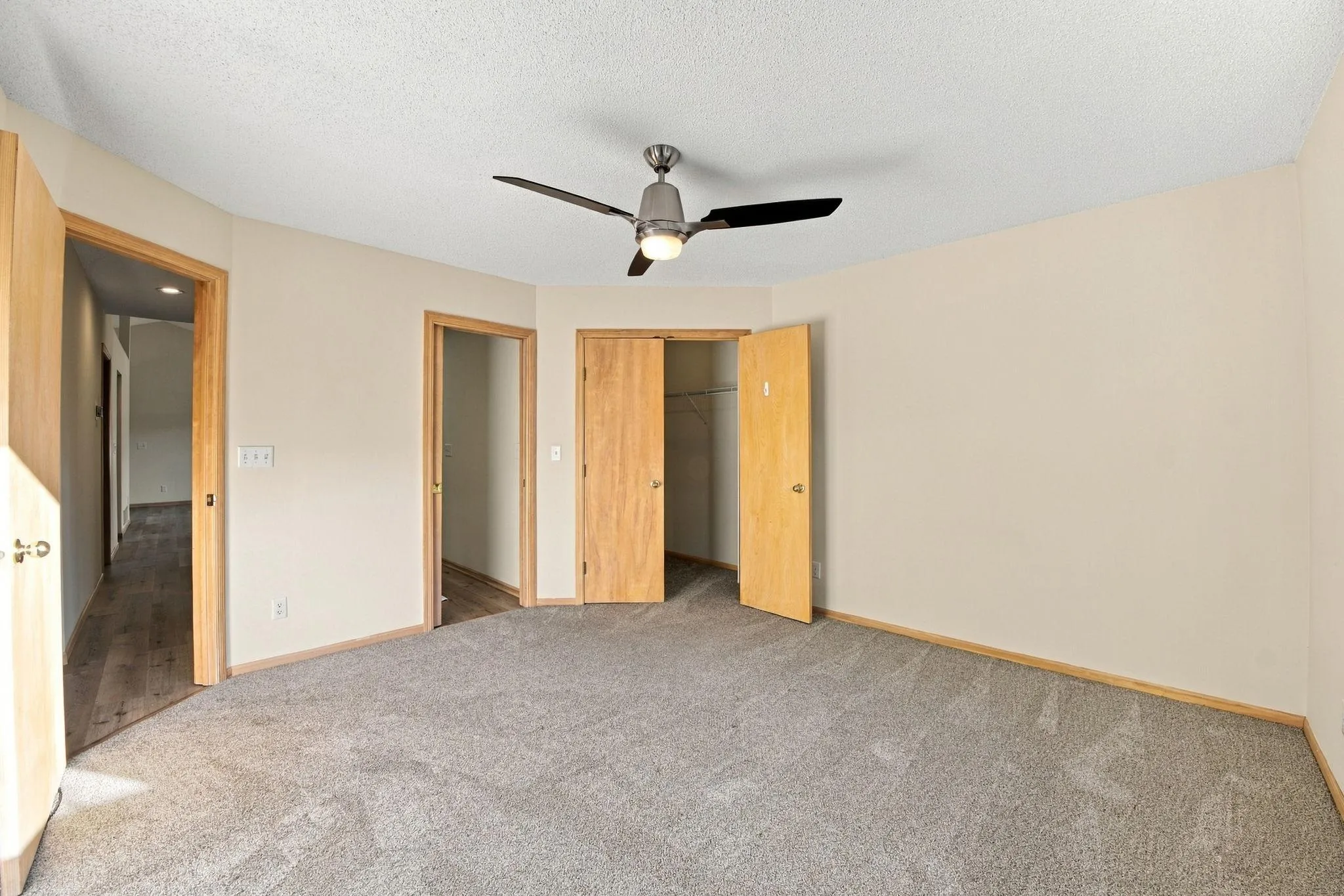 Photo 16 of 2330 Oak Glen Court