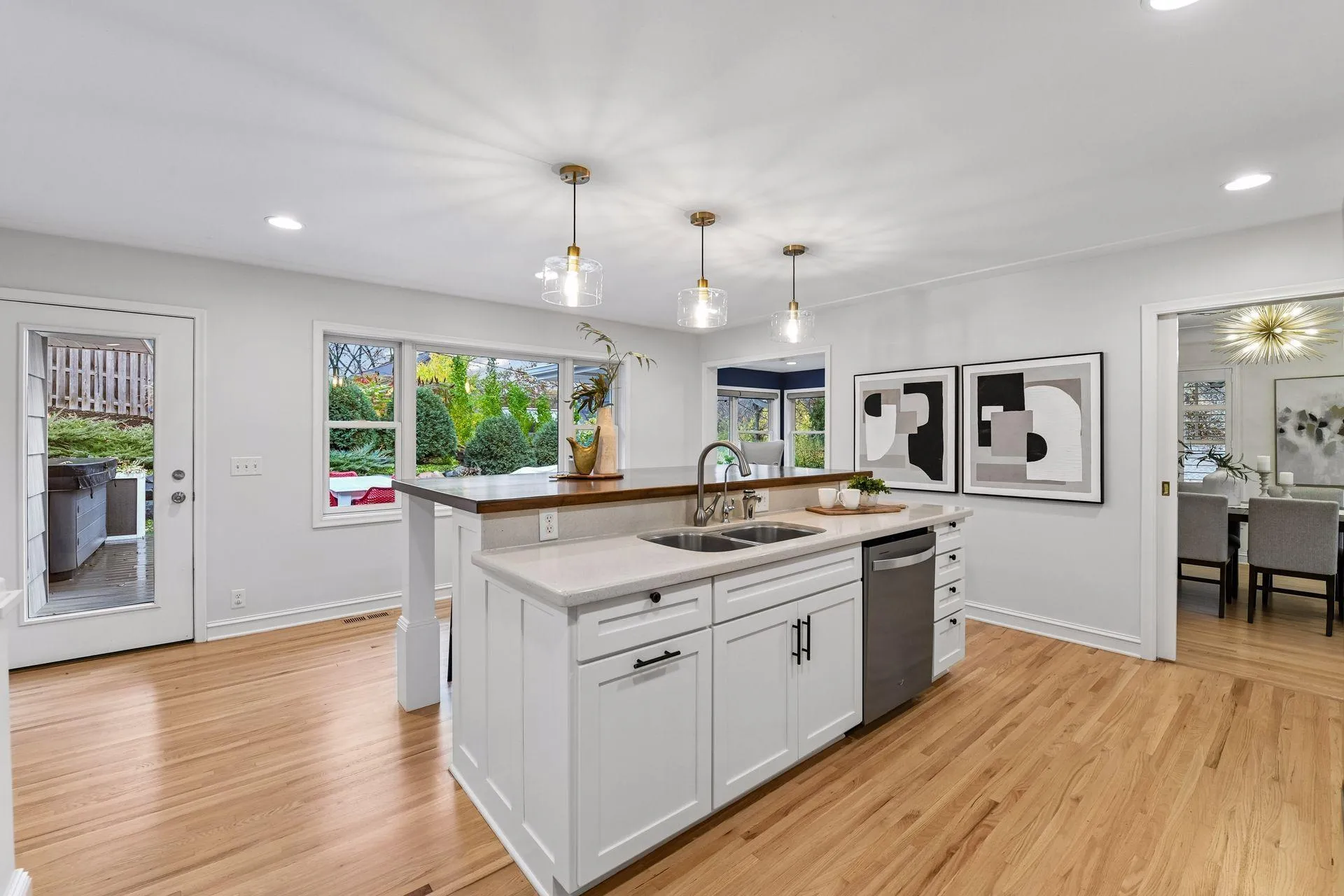 Photo 9 of 5321 Ayrshire Boulevard