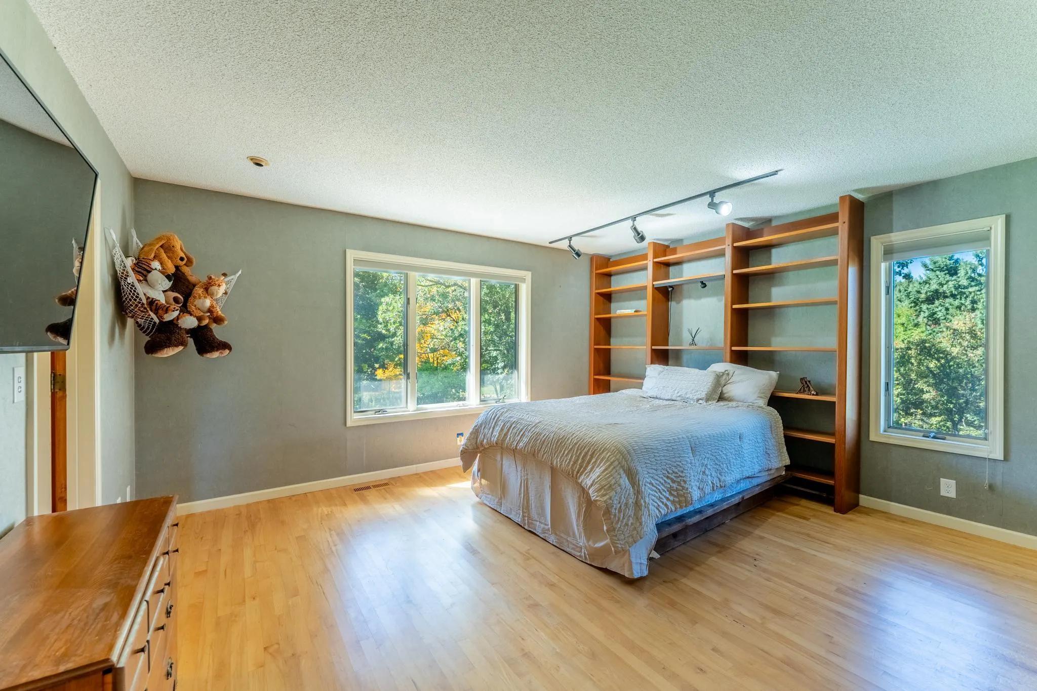 Photo 8 of 361 Oak Knoll Drive
