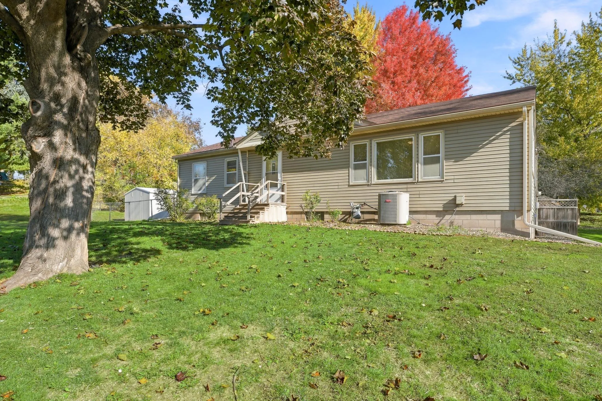 Photo 3 of 1566 Albemarle Street