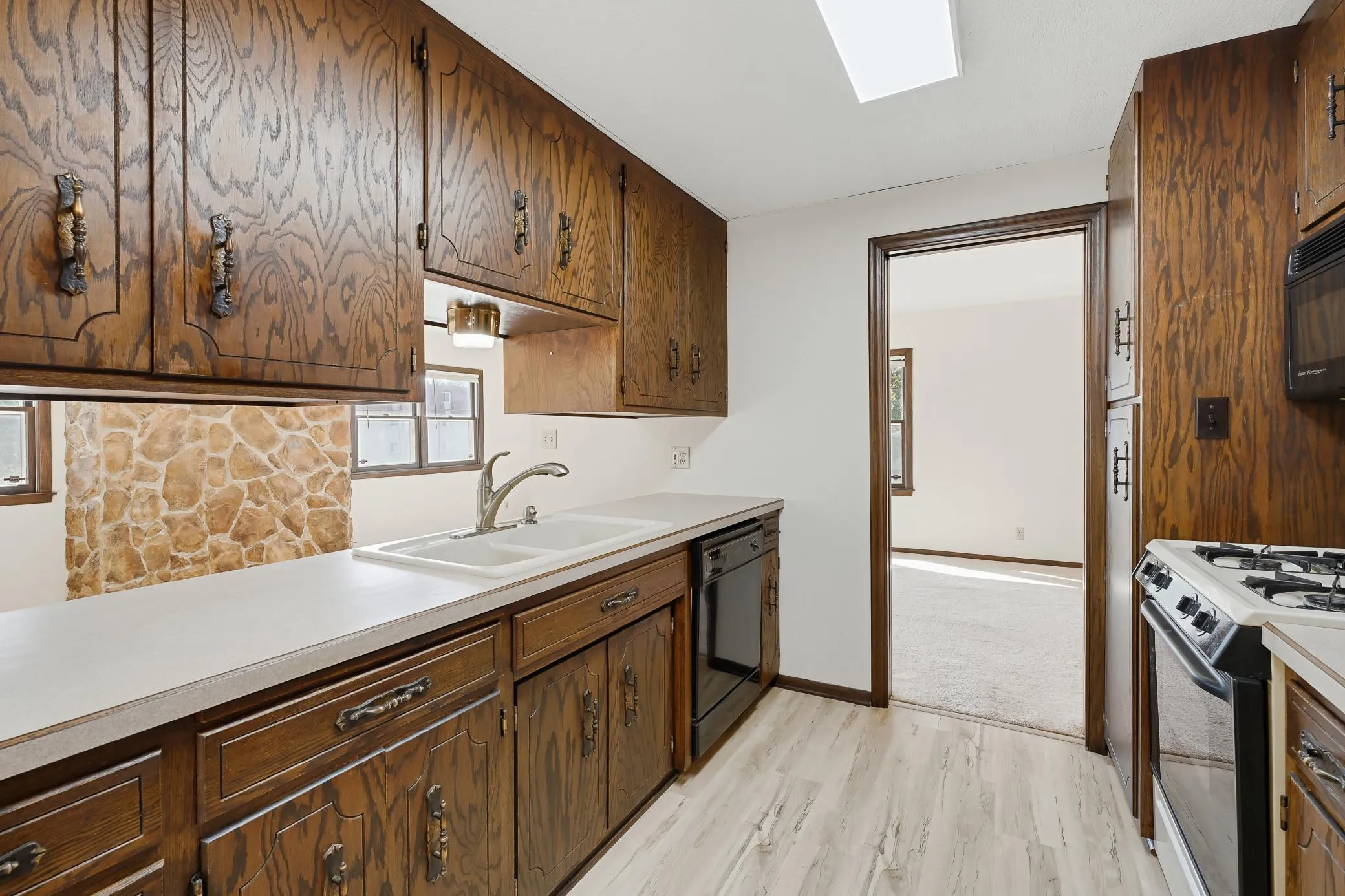 Photo 16 of 1566 Albemarle Street