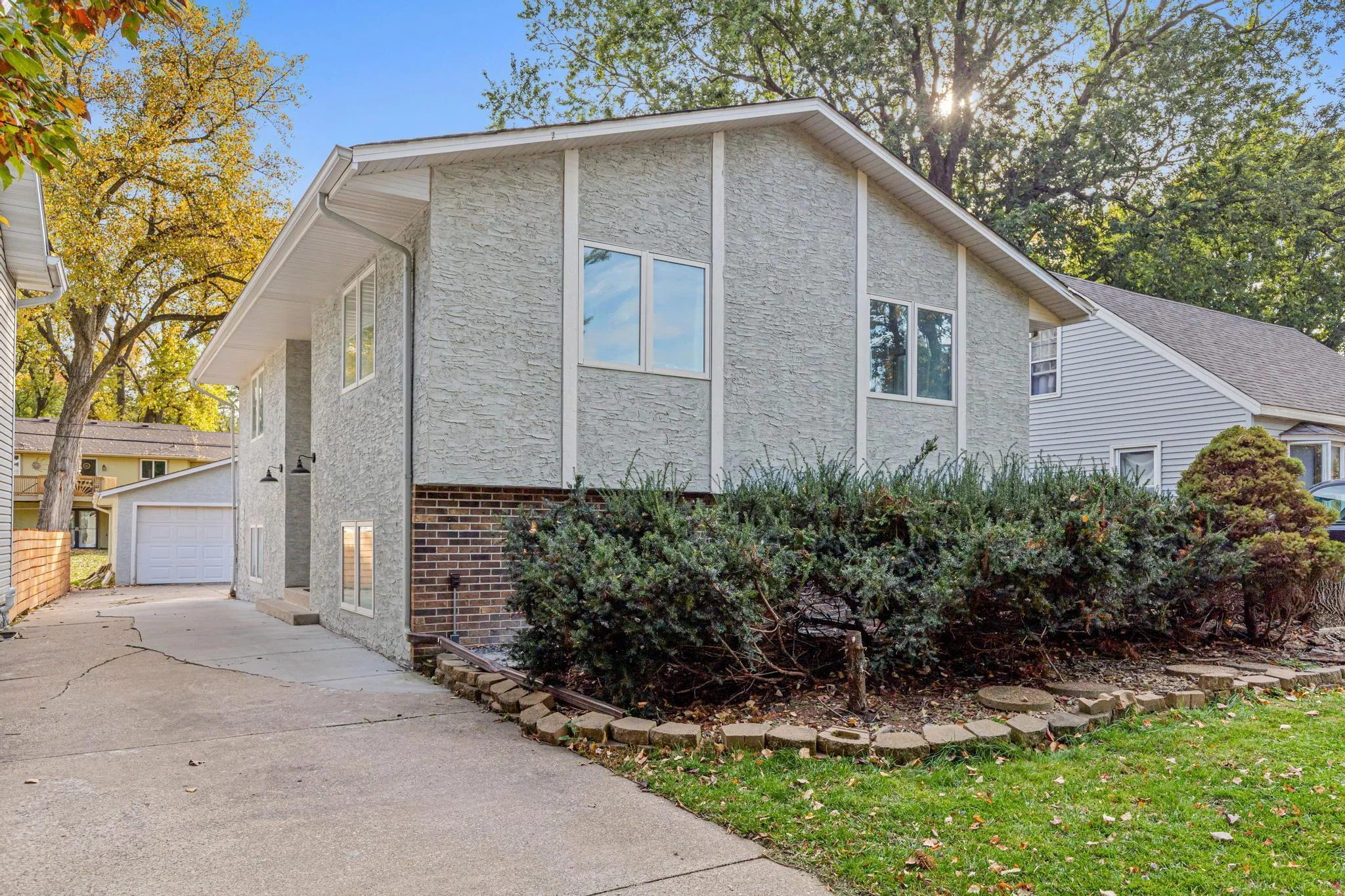 Photo 25 of 540 Hiawatha Avenue