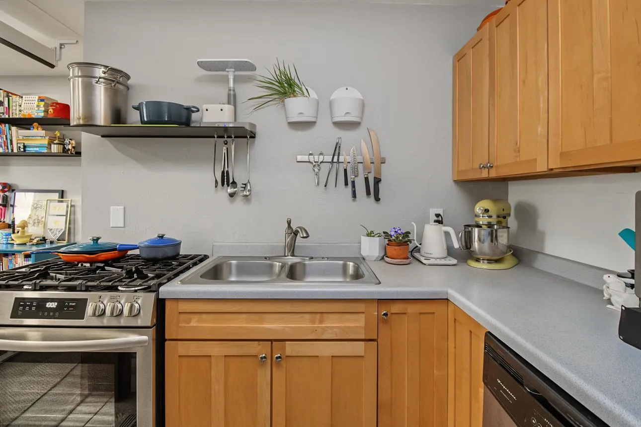 Photo 10 of 2525 3rd S Avenue Unit 206