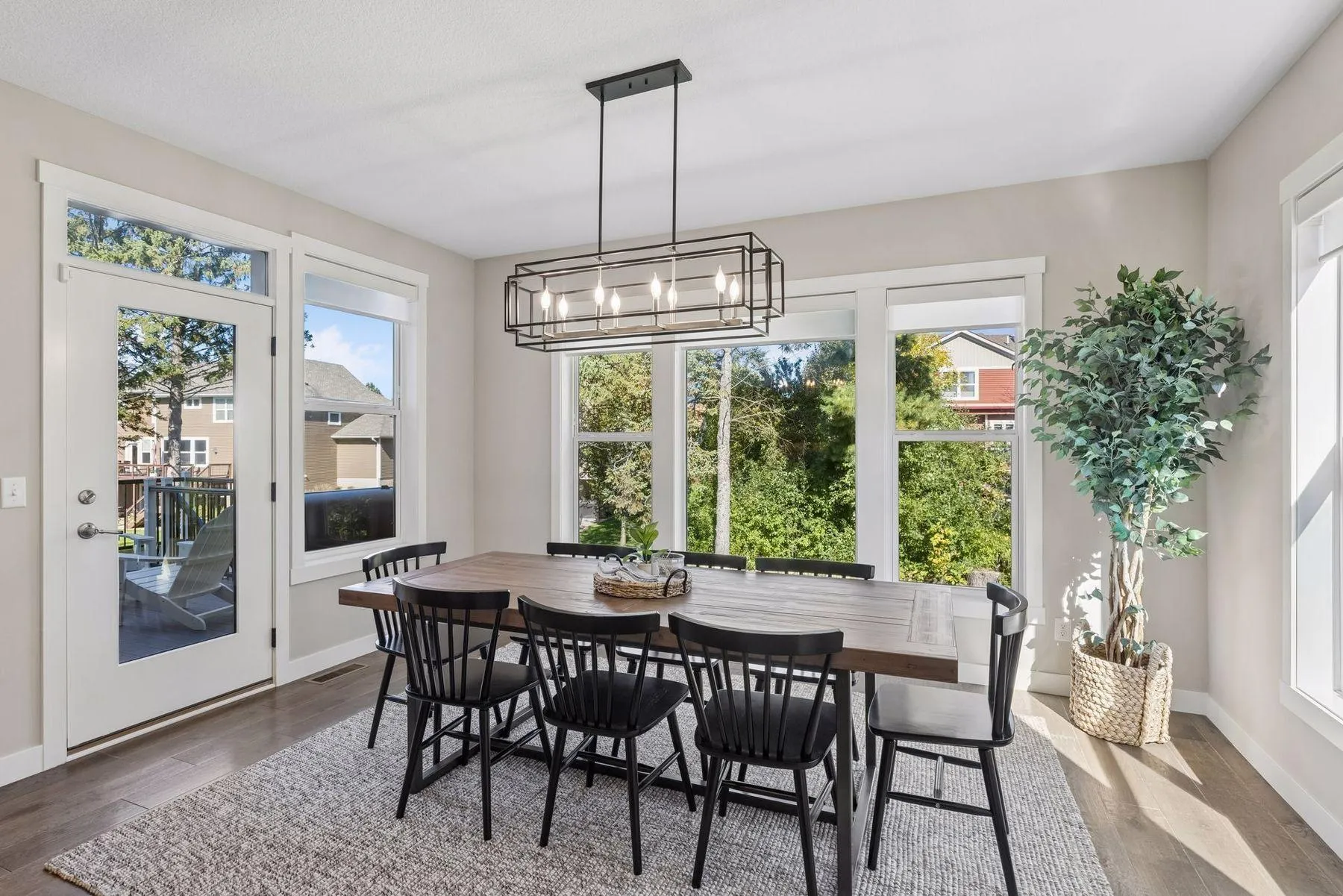 Photo 5 of 1845 White Pine Court