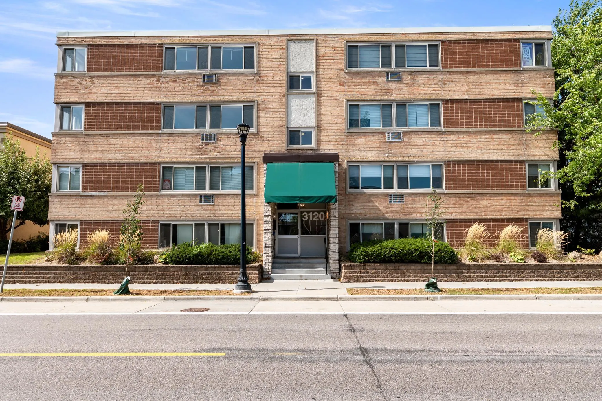 Photo 11 of 3120 Hennepin Avenue Unit 107