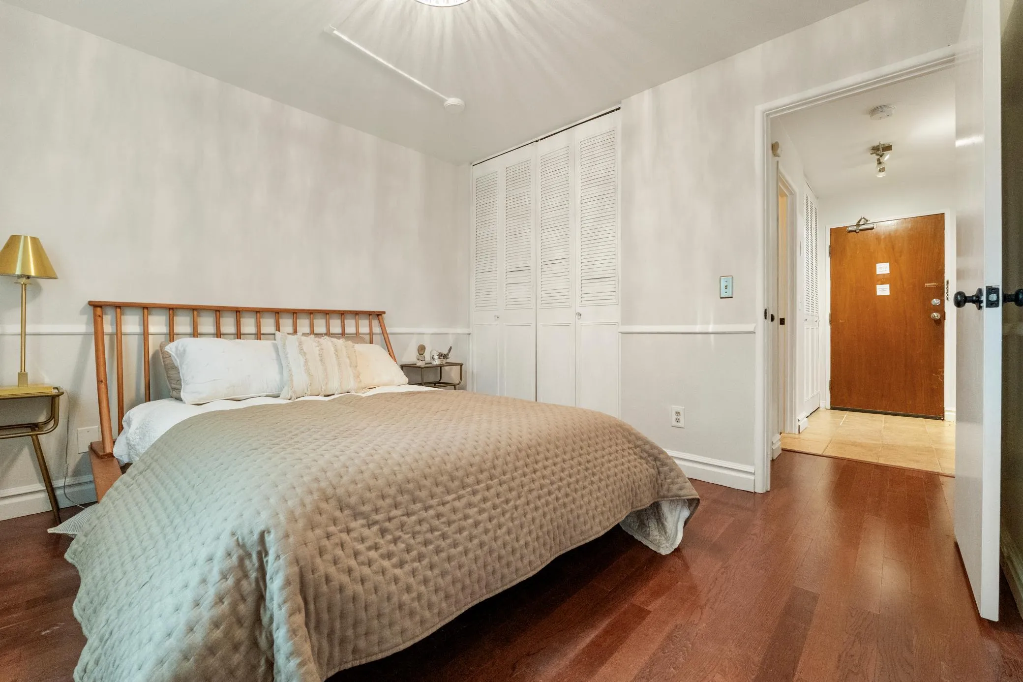 Photo 9 of 2212 Aldrich S Avenue Unit 106