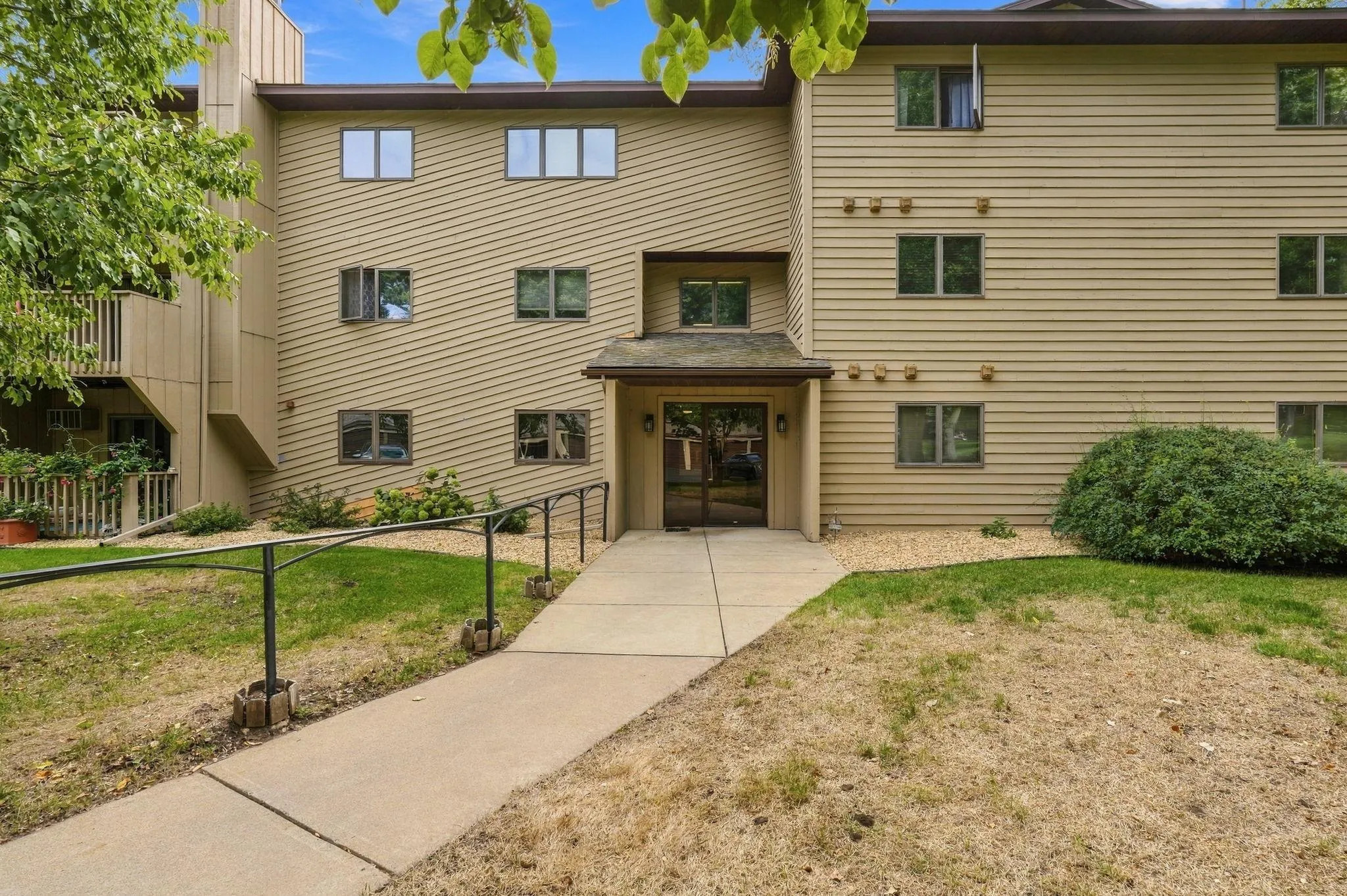 Photo 2 of 925 Bahls Drive Unit 208