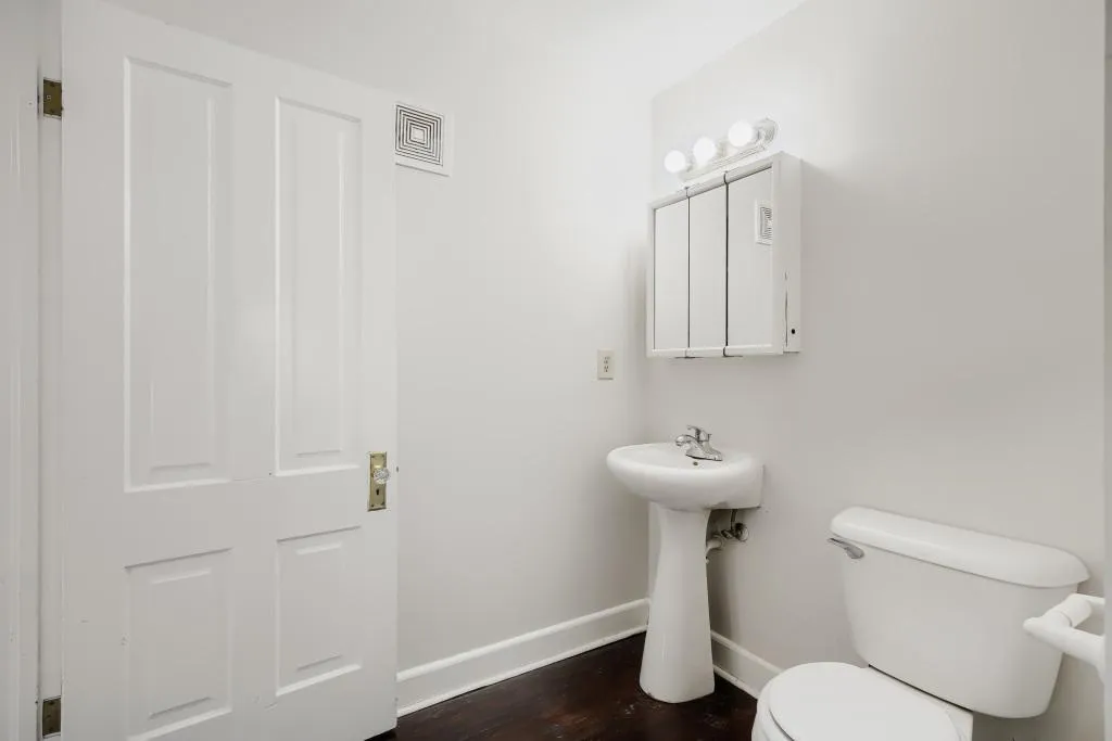 Photo 14 of 527 Blair Avenue
