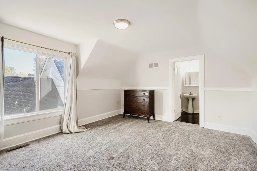 Photo 12 of 527 Blair Avenue