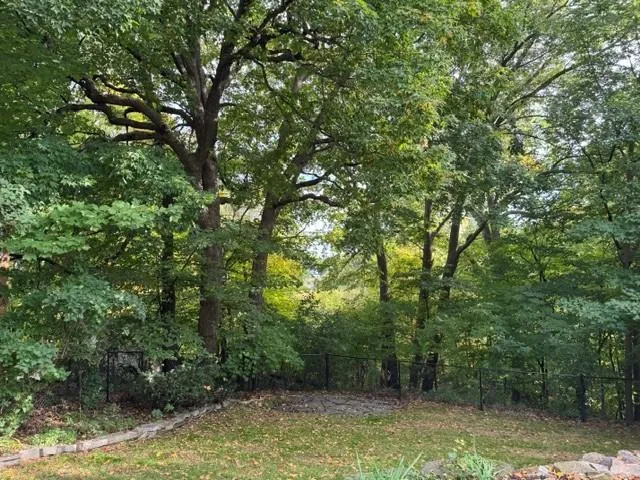 Photo 5 of 5129 Waterbury Road