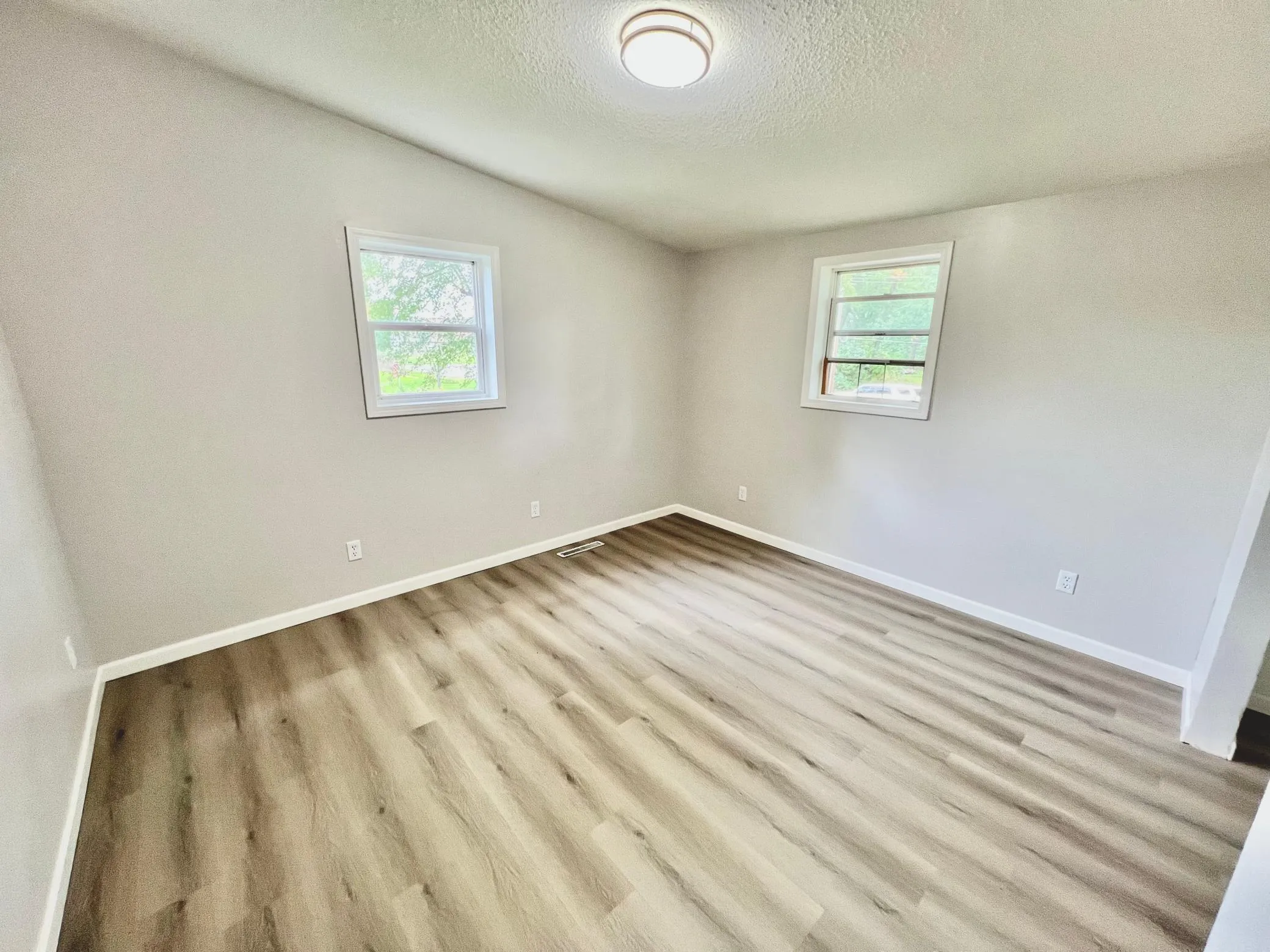 Photo 9 of 3207 90th Avenue