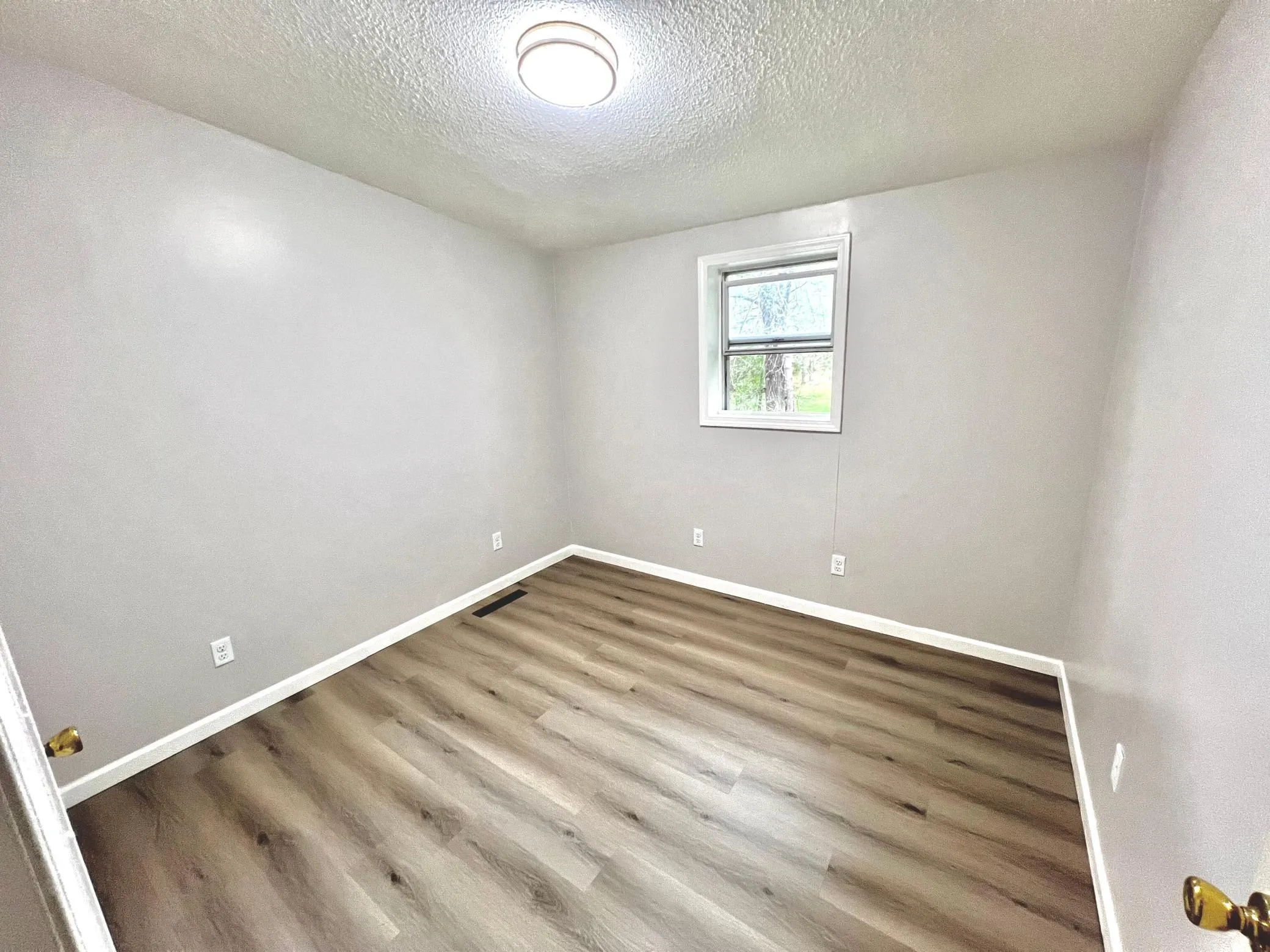 Photo 13 of 3207 90th Avenue