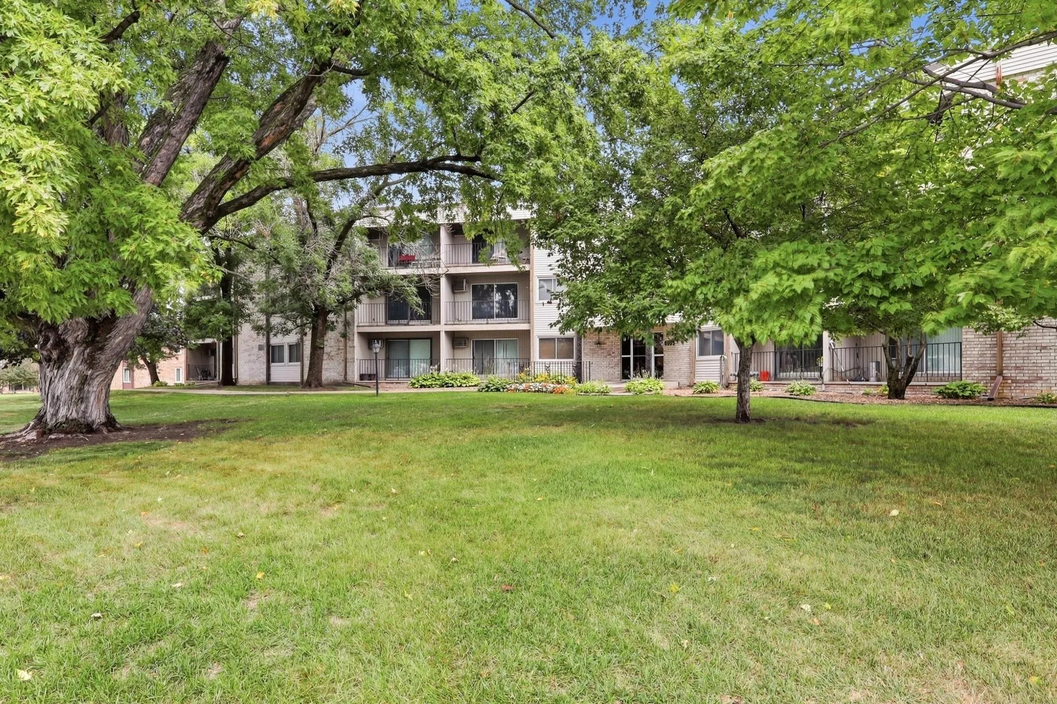 Photo 17 of 8935 Old Cedar S Avenue Unit 214