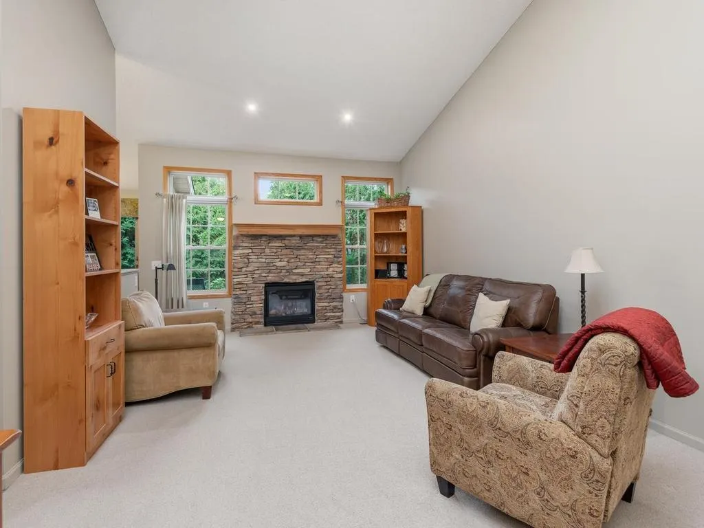 Photo 4 of 27763 Woodland Drive