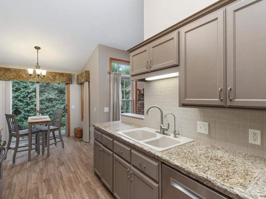 Photo 9 of 27763 Woodland Drive