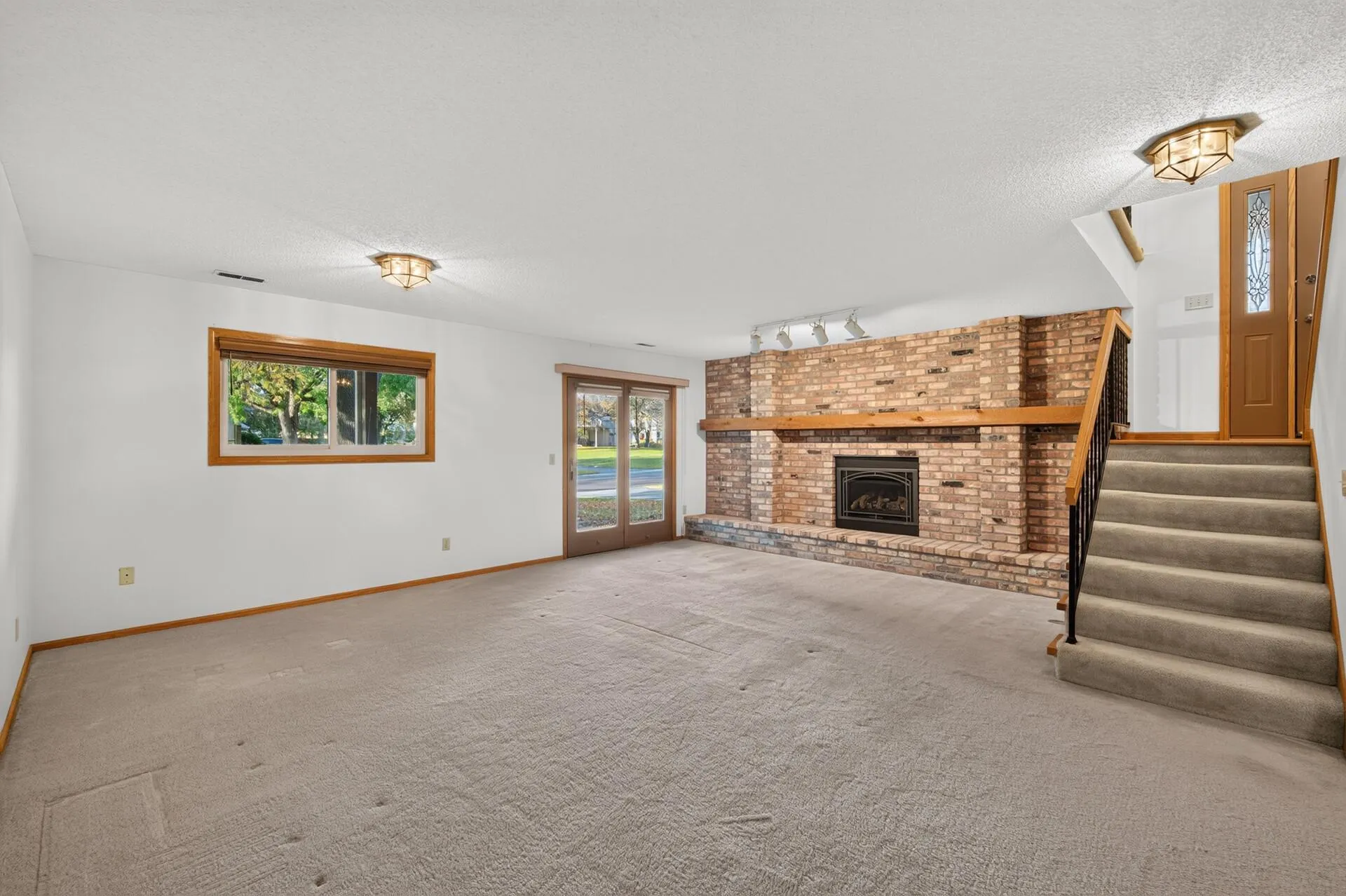 Photo 33 of 12924 82nd N Avenue