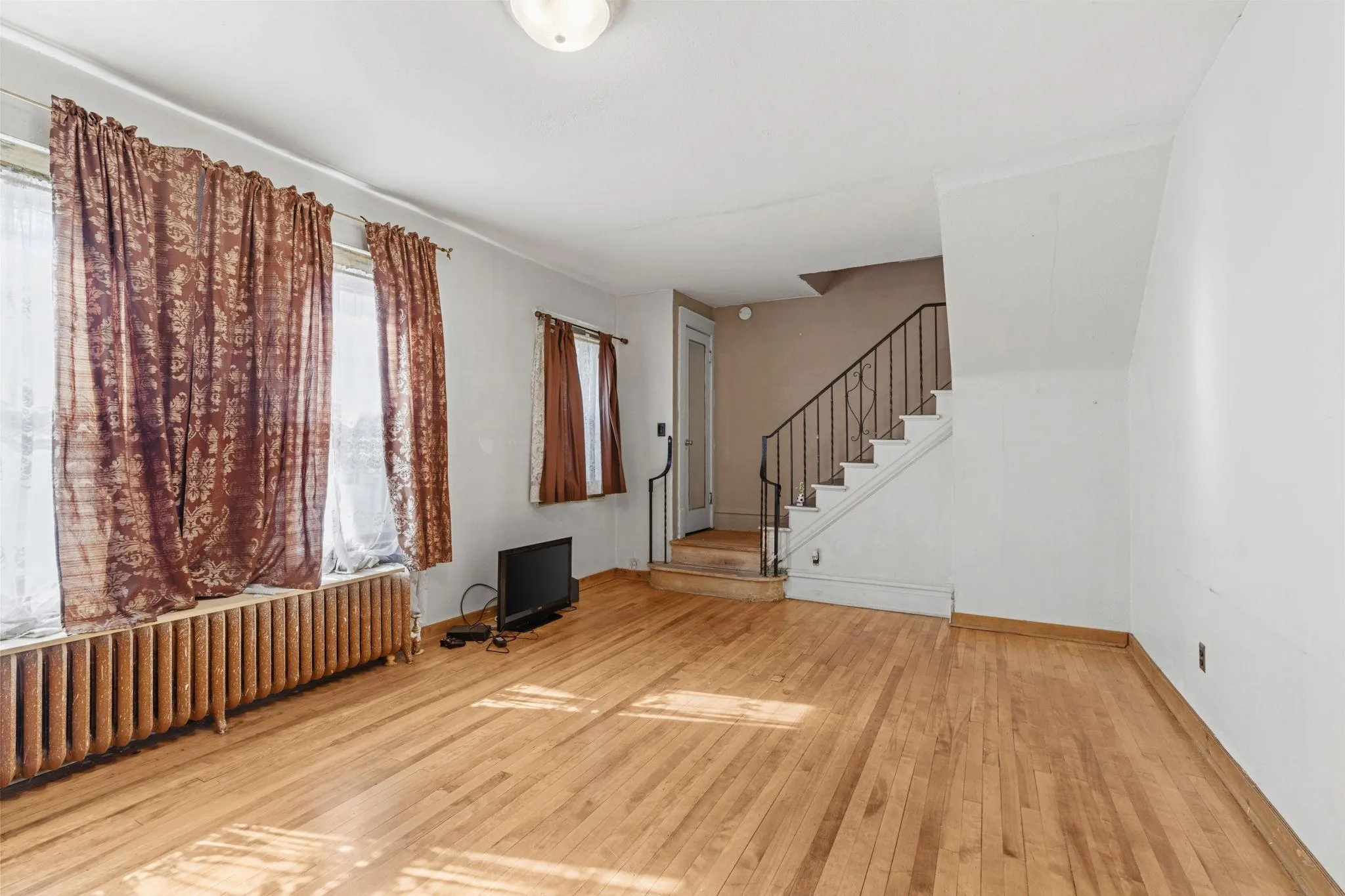 Photo 11 of 3616 Pillsbury S Avenue