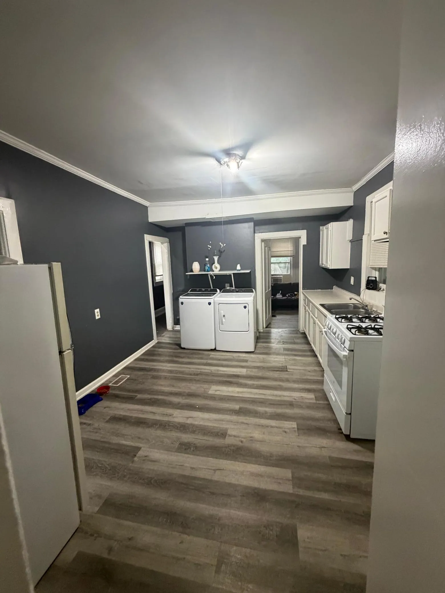 Photo 2 of 467 Beaumont Street