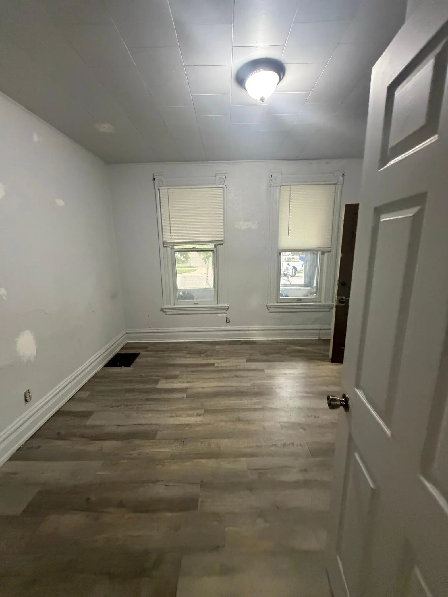 Photo 5 of 467 Beaumont Street