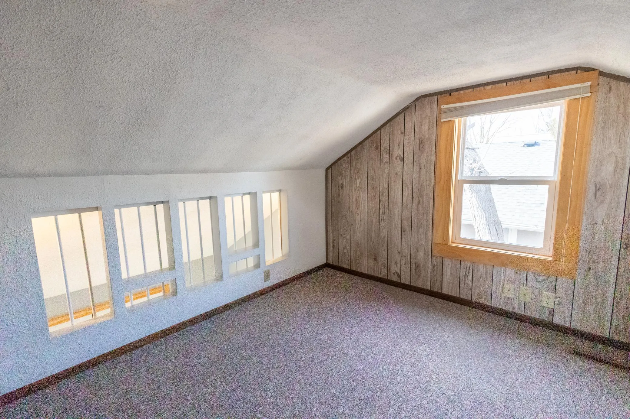 Photo 17 of 2047 Nokomis Avenue