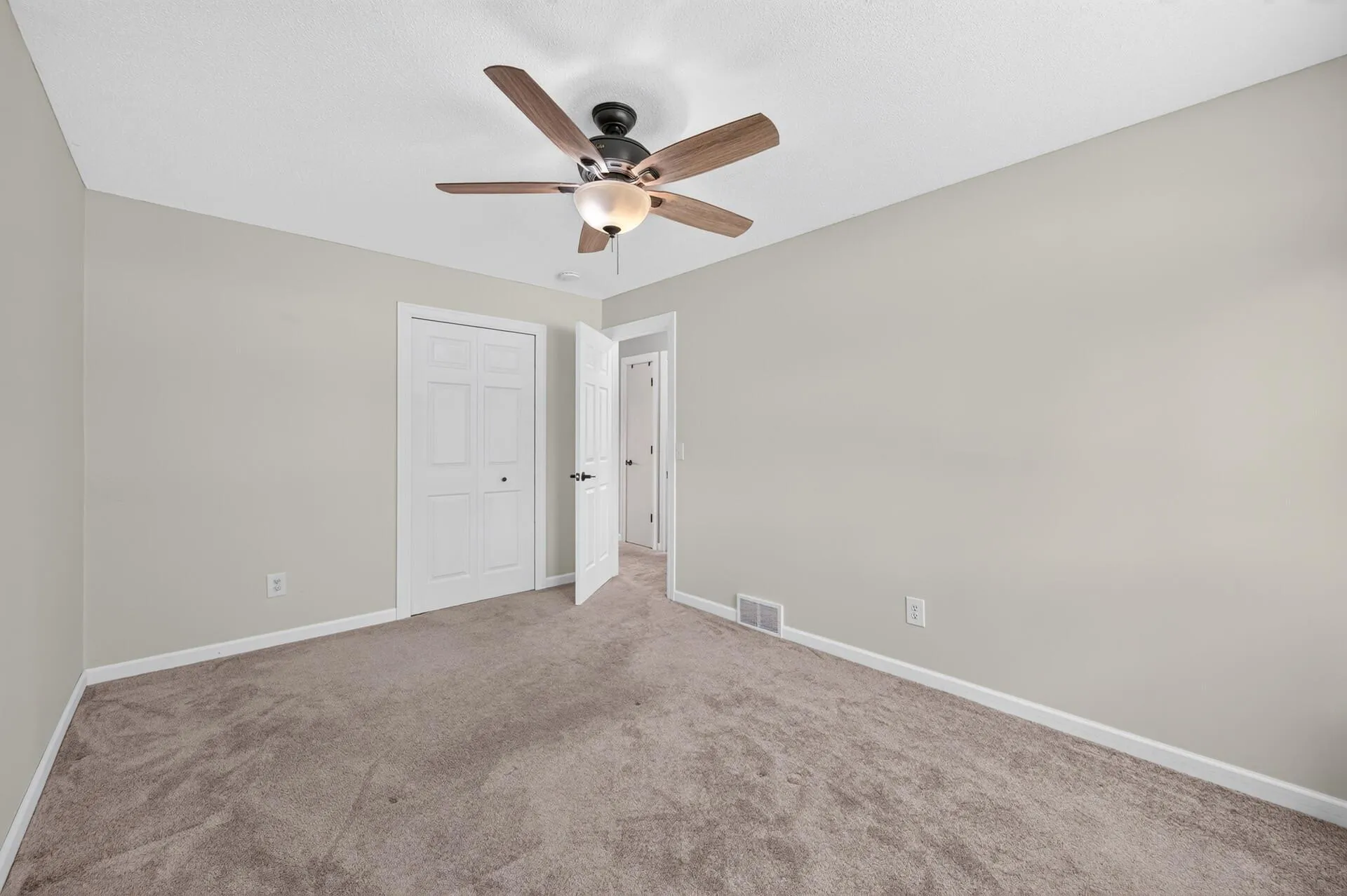 Photo 14 of 13270 Davenport Ne Street