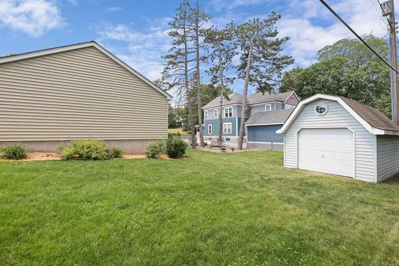 Photo 16 of 1598 E Shore Drive