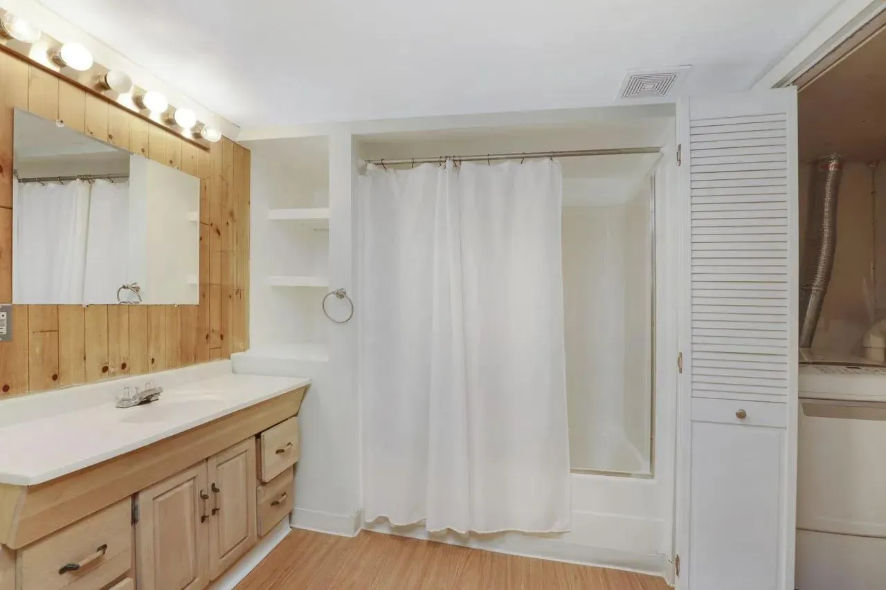 Photo 33 of 1598 E Shore Drive