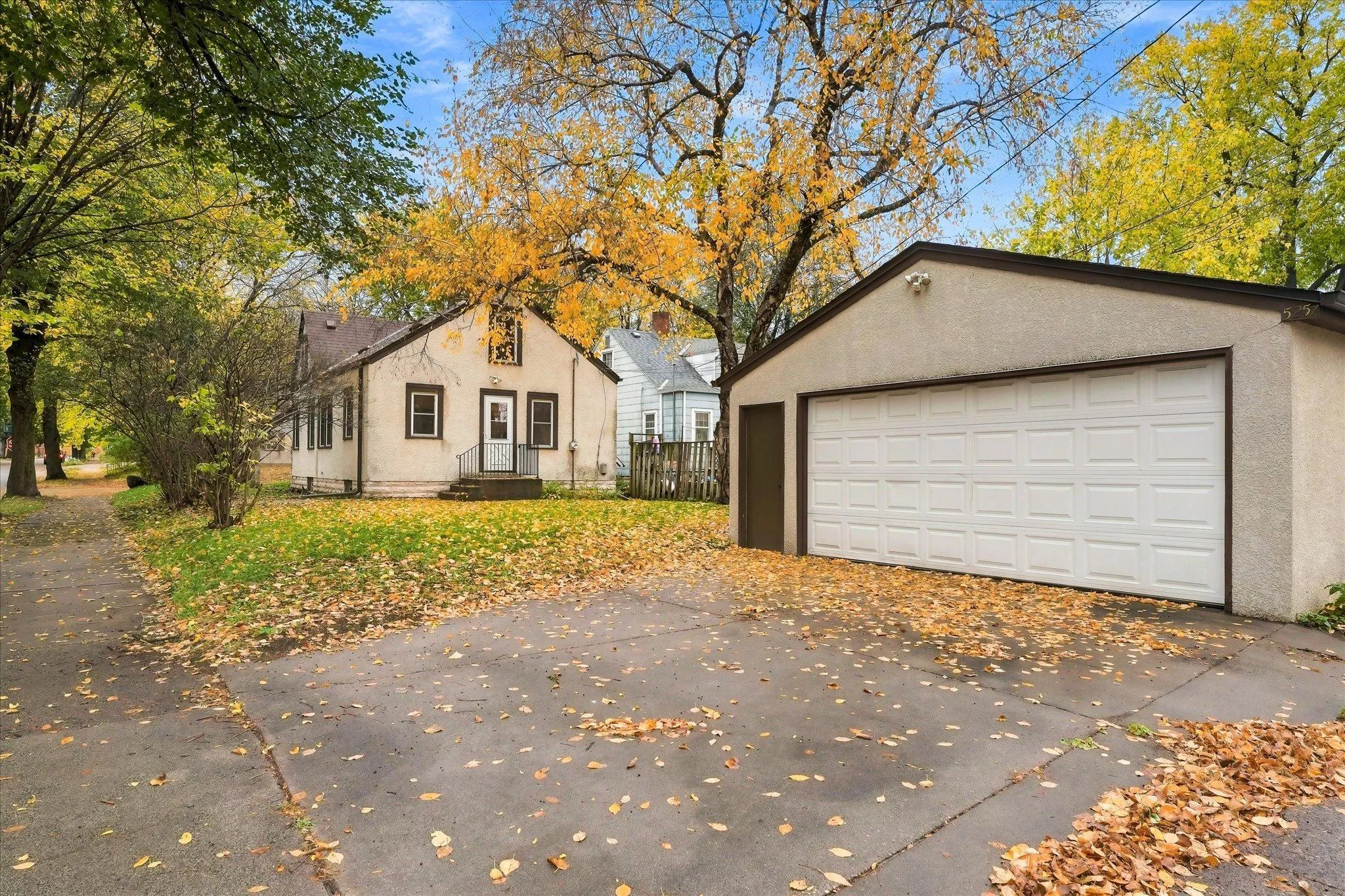 Photo 4 of 5257 44th S Avenue