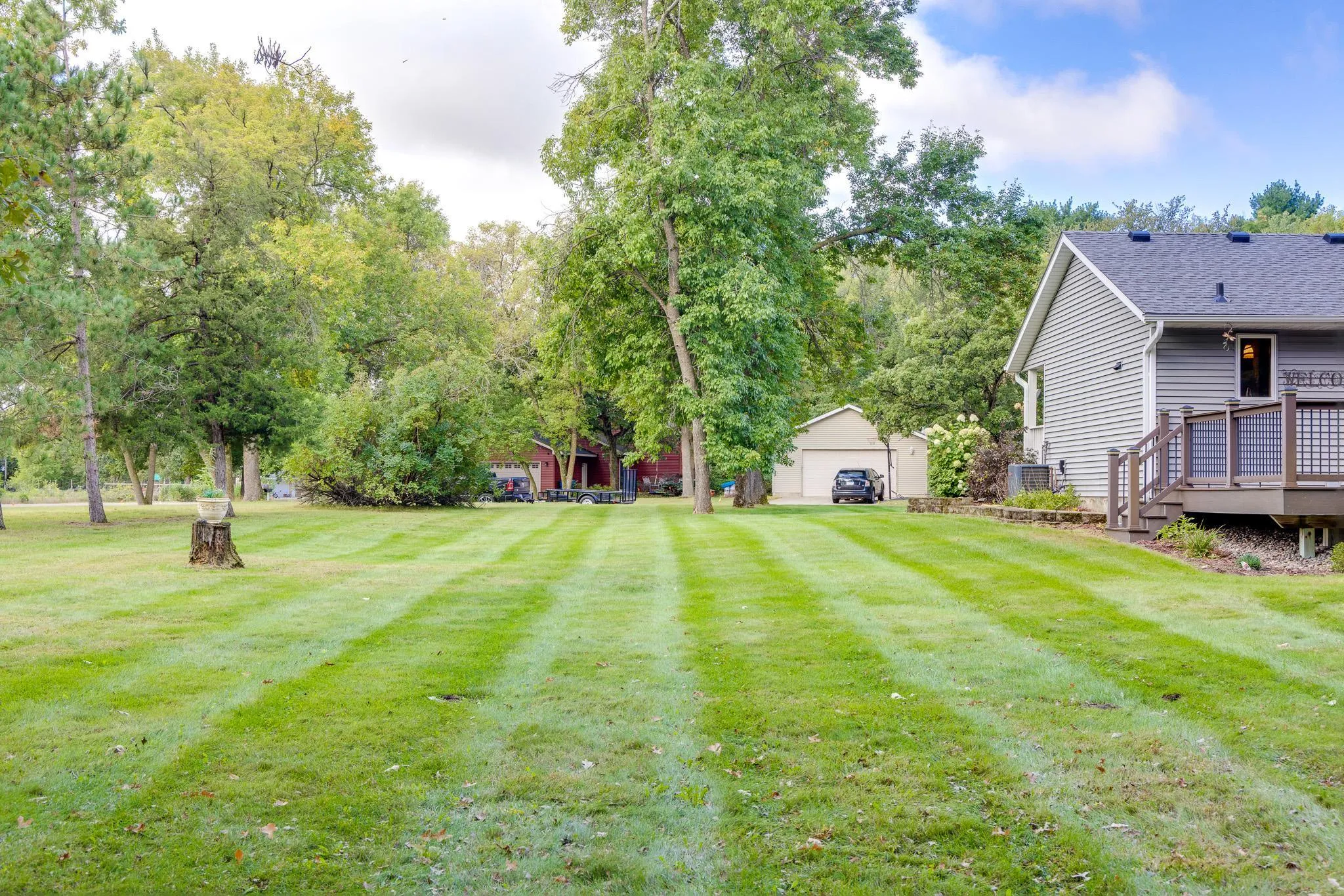Photo 19 of 19037 Xerxes Nw Street