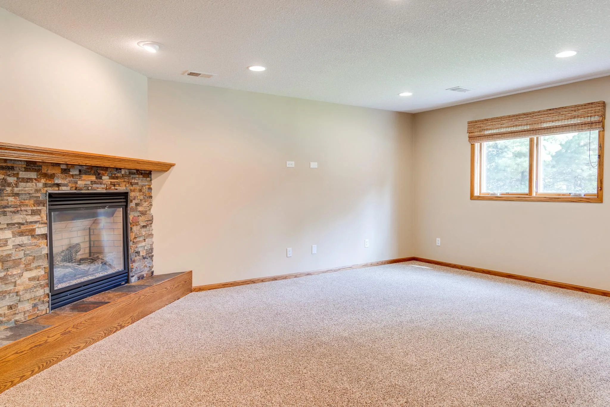 Photo 52 of 19037 Xerxes Nw Street